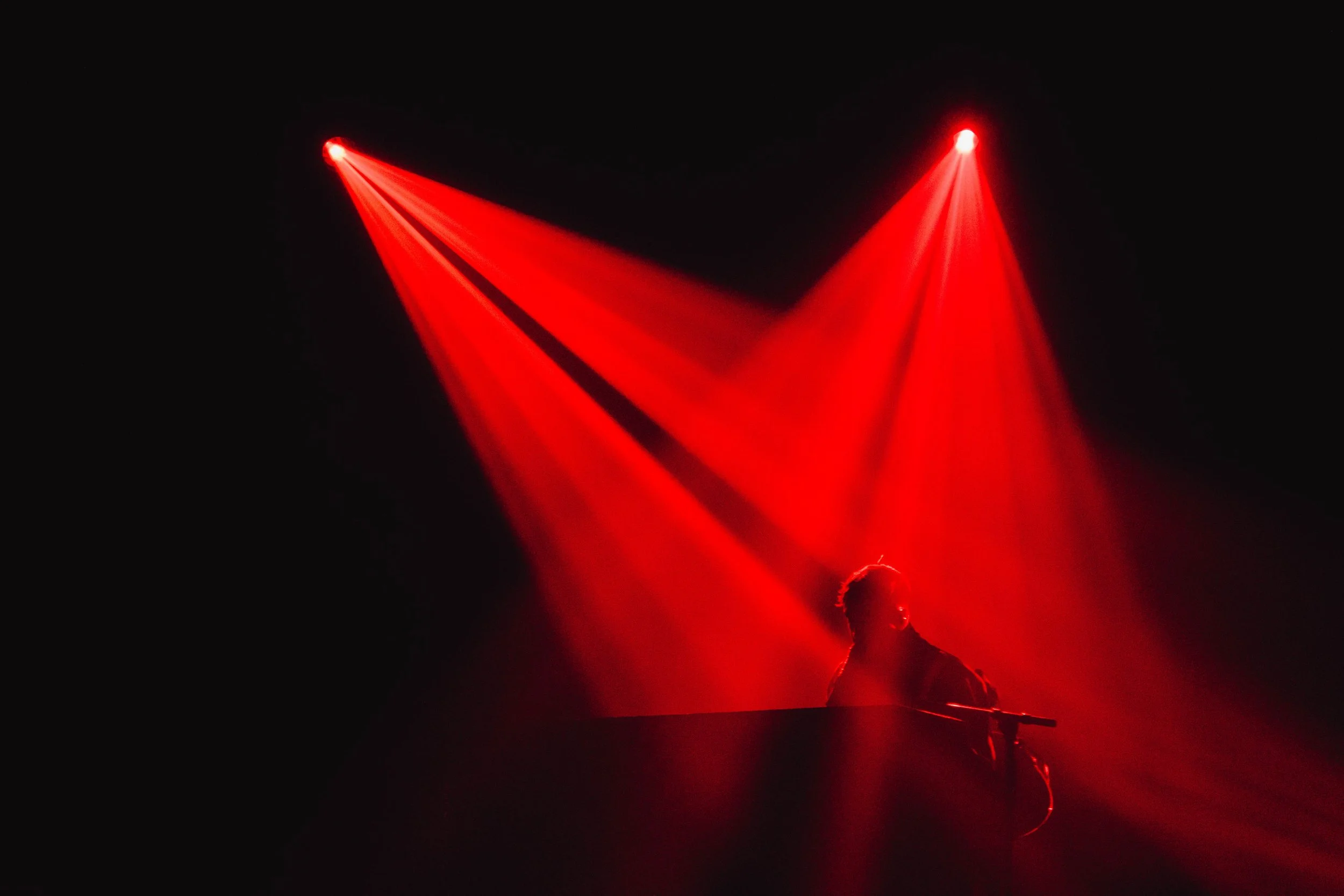 tyler-joseph-twenty-one-pilots-chicago-red.jpg