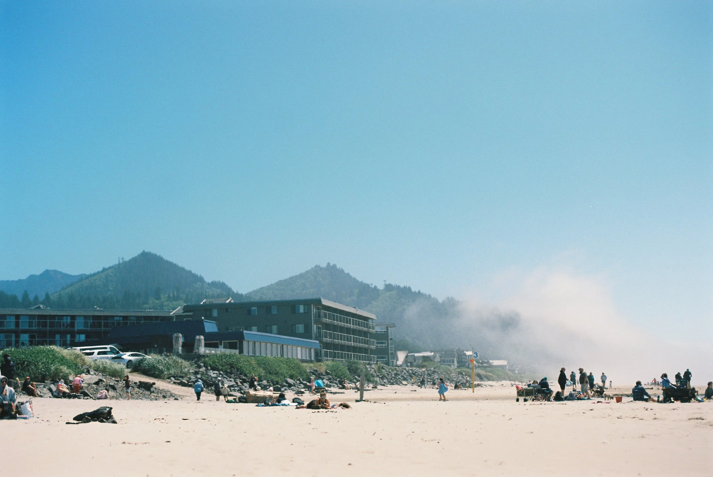 pnw38-cannon-beach-oregon-mountains.jpg