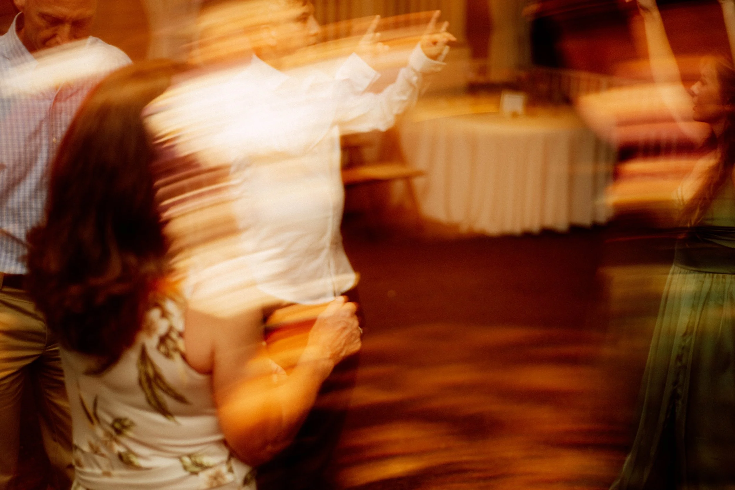 HRD91-motion-blur-guests-dancing-at-wedding.jpg