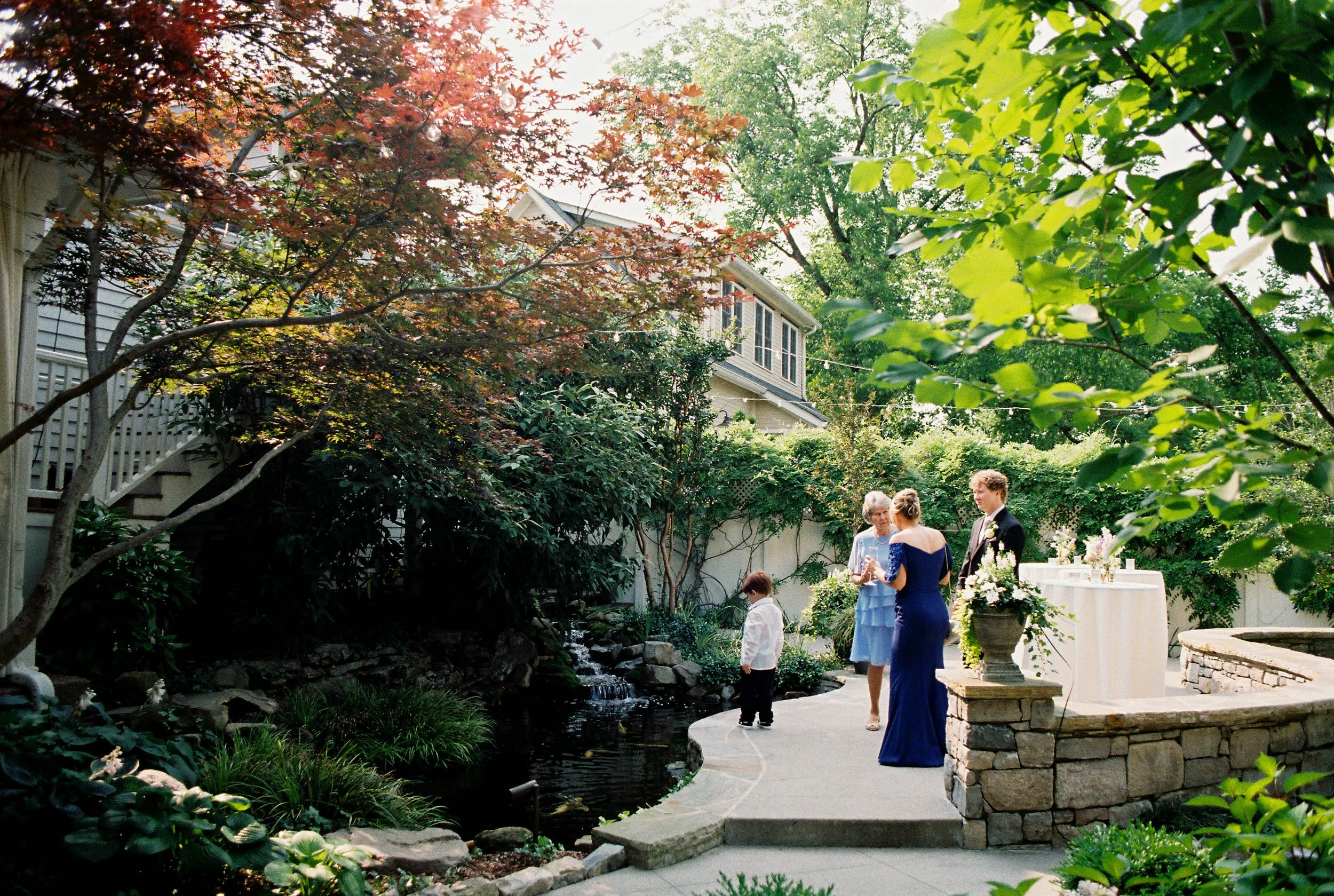 HRF22-wedding-guests-cjs-off-the-square.jpg