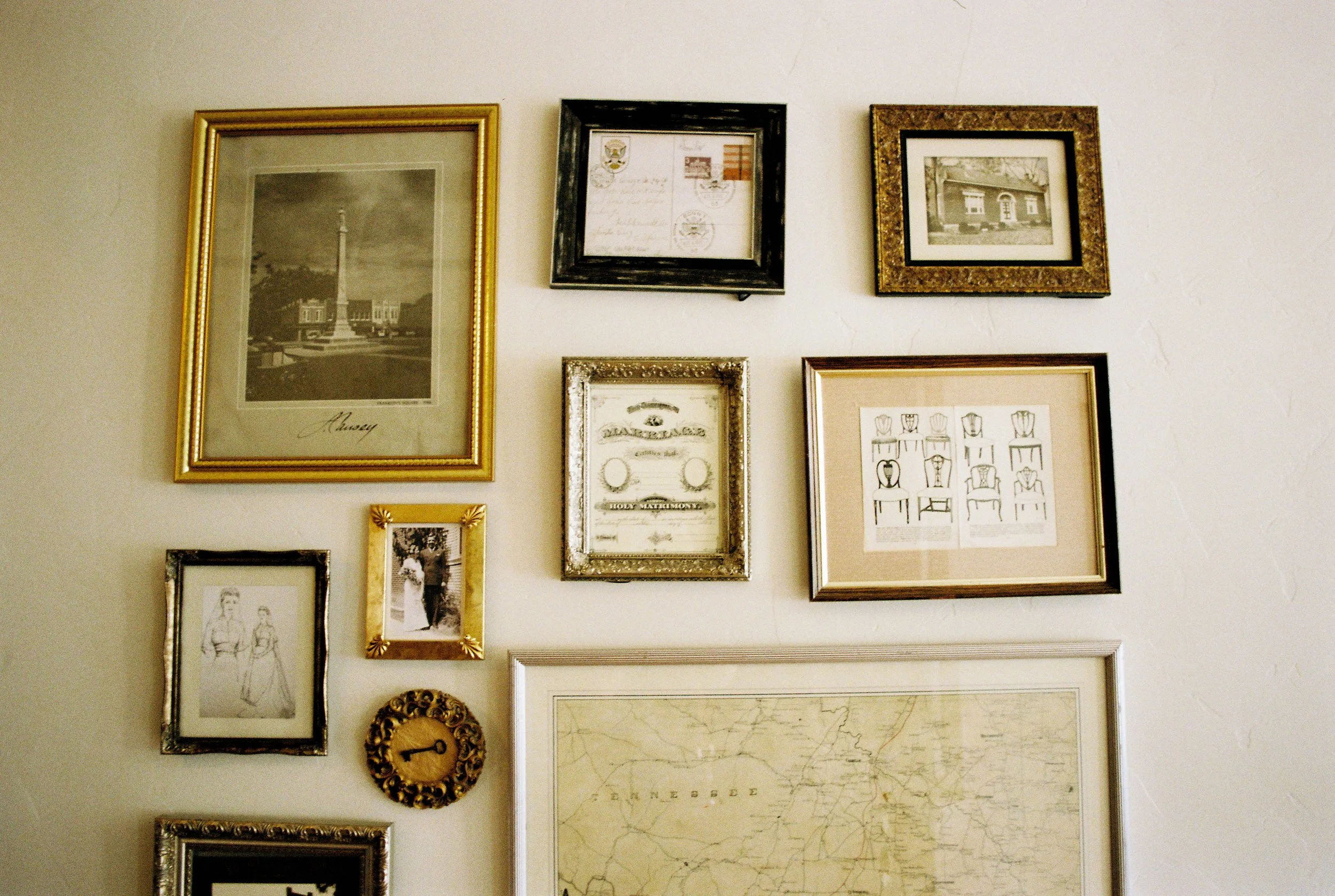 HRF2-gallery-wall-marriage-vintage.jpg
