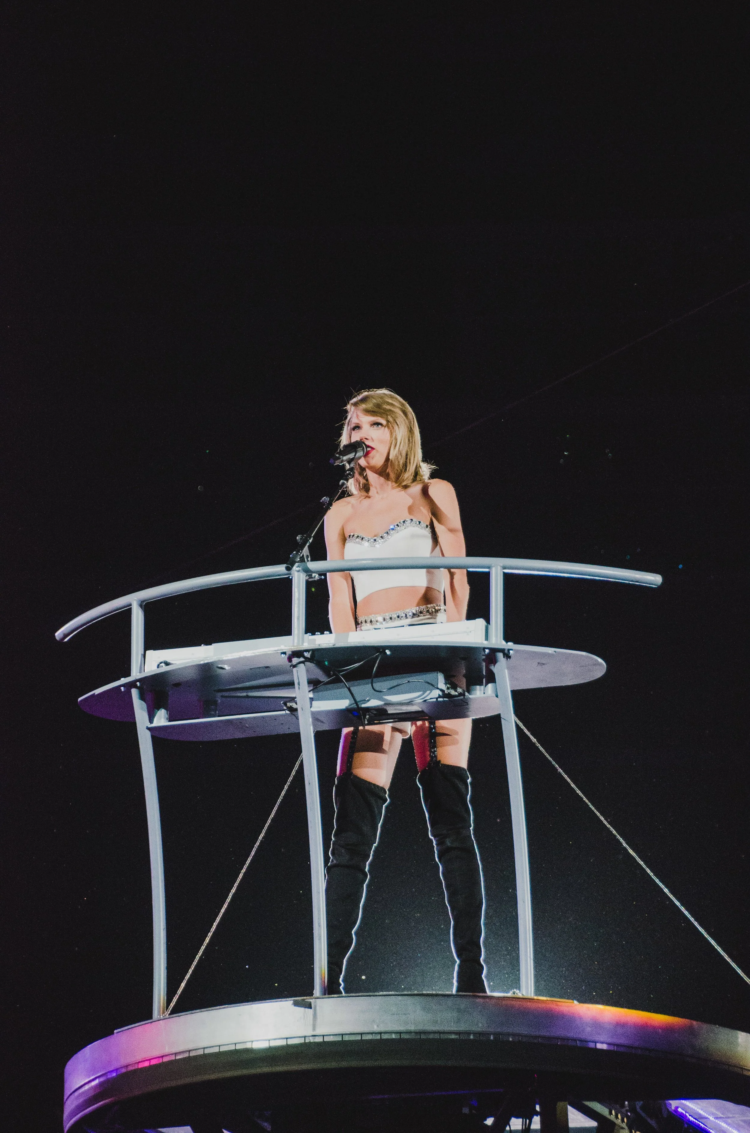 tay39-taylor-swift-1989-world-tour-live-love-story.jpg