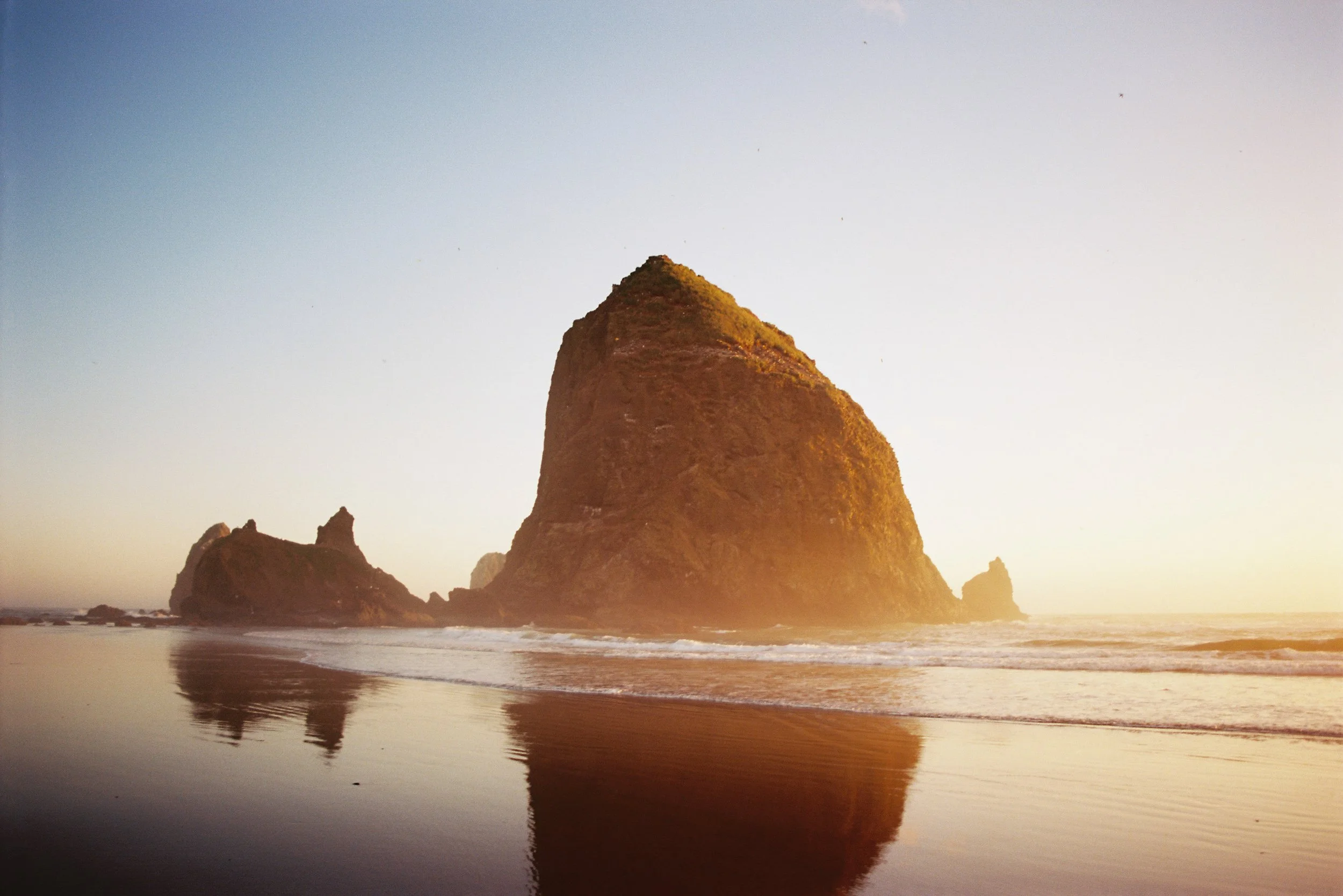 pnw59-cannon-beach-rock-oregon.jpg