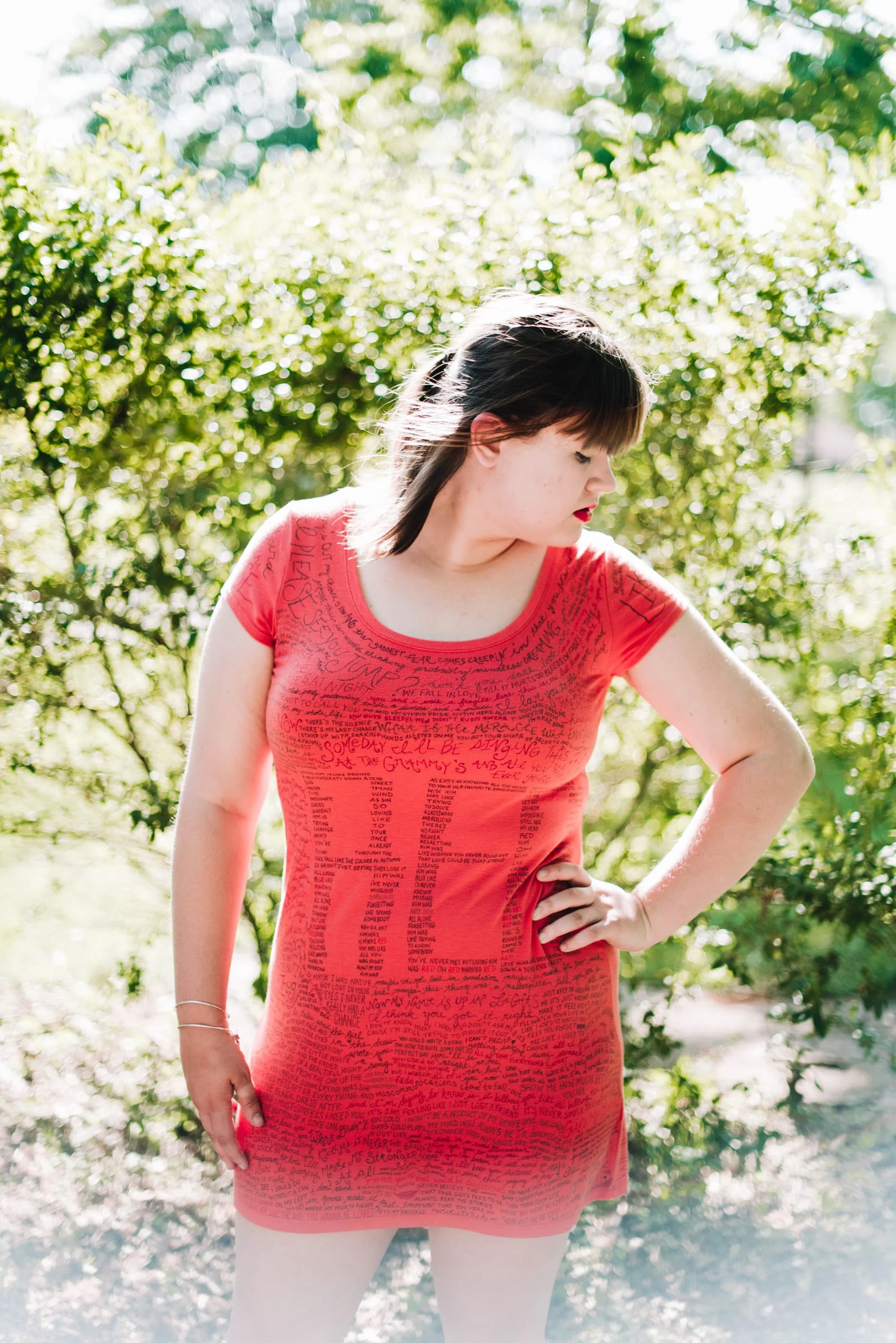 tay74-woman-taylor-swift-red-dress.jpg