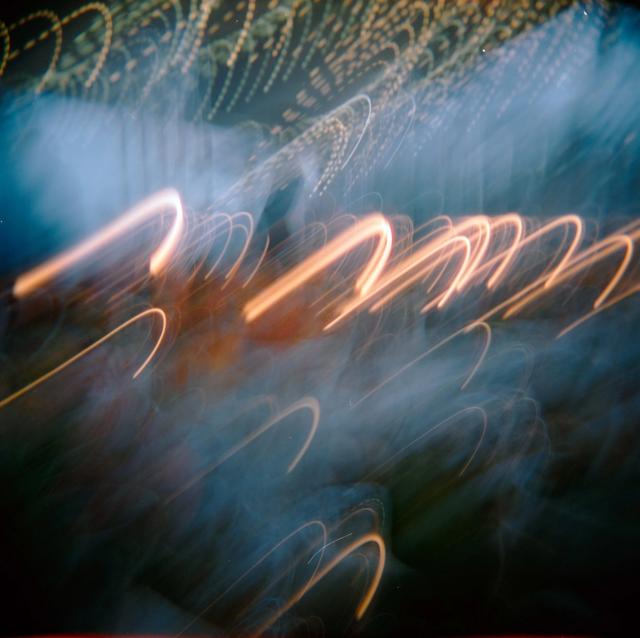 LBW119-wedding-light-painting-holga.jpg