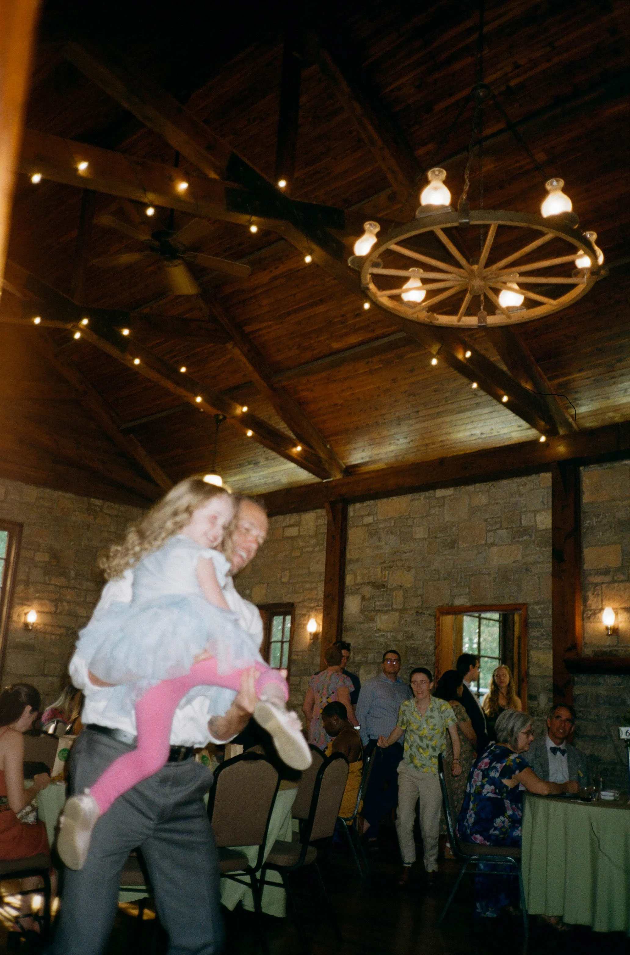 REW69-flash-photo-flower-girl.jpg