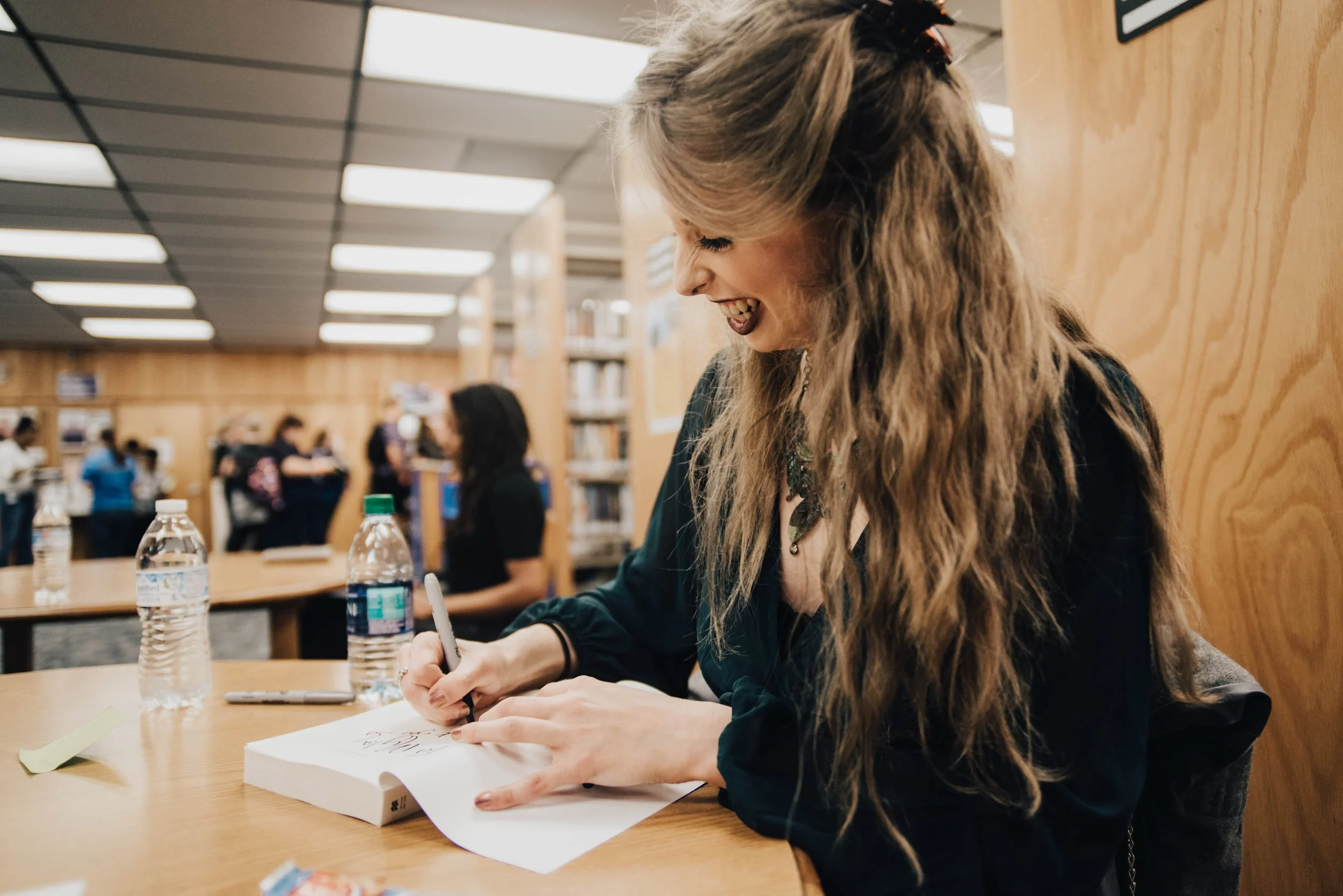 BT164-christine-riccio-yallfest-signing.jpg