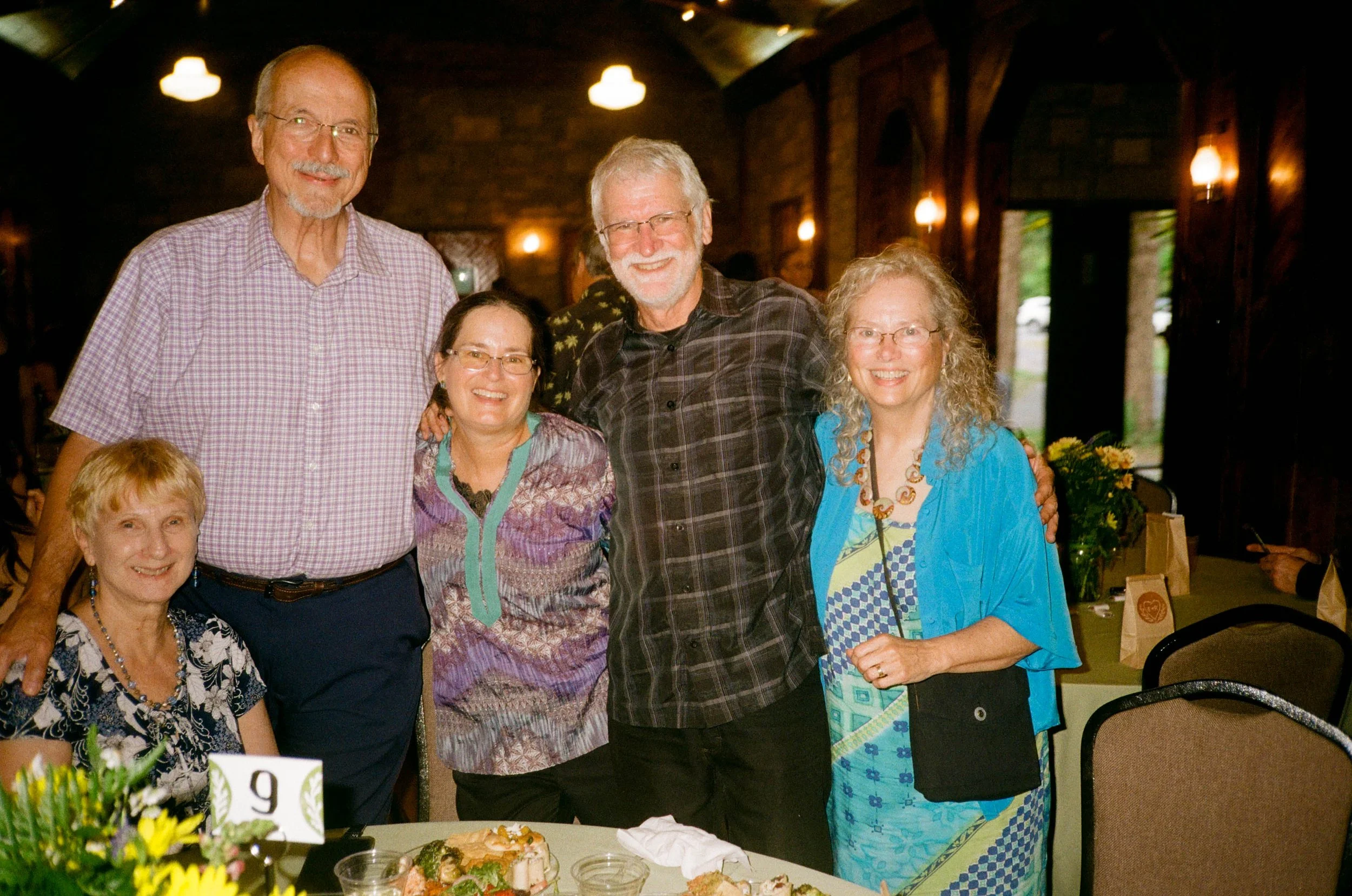 REW81-wedding-guests-flash-photo.jpg