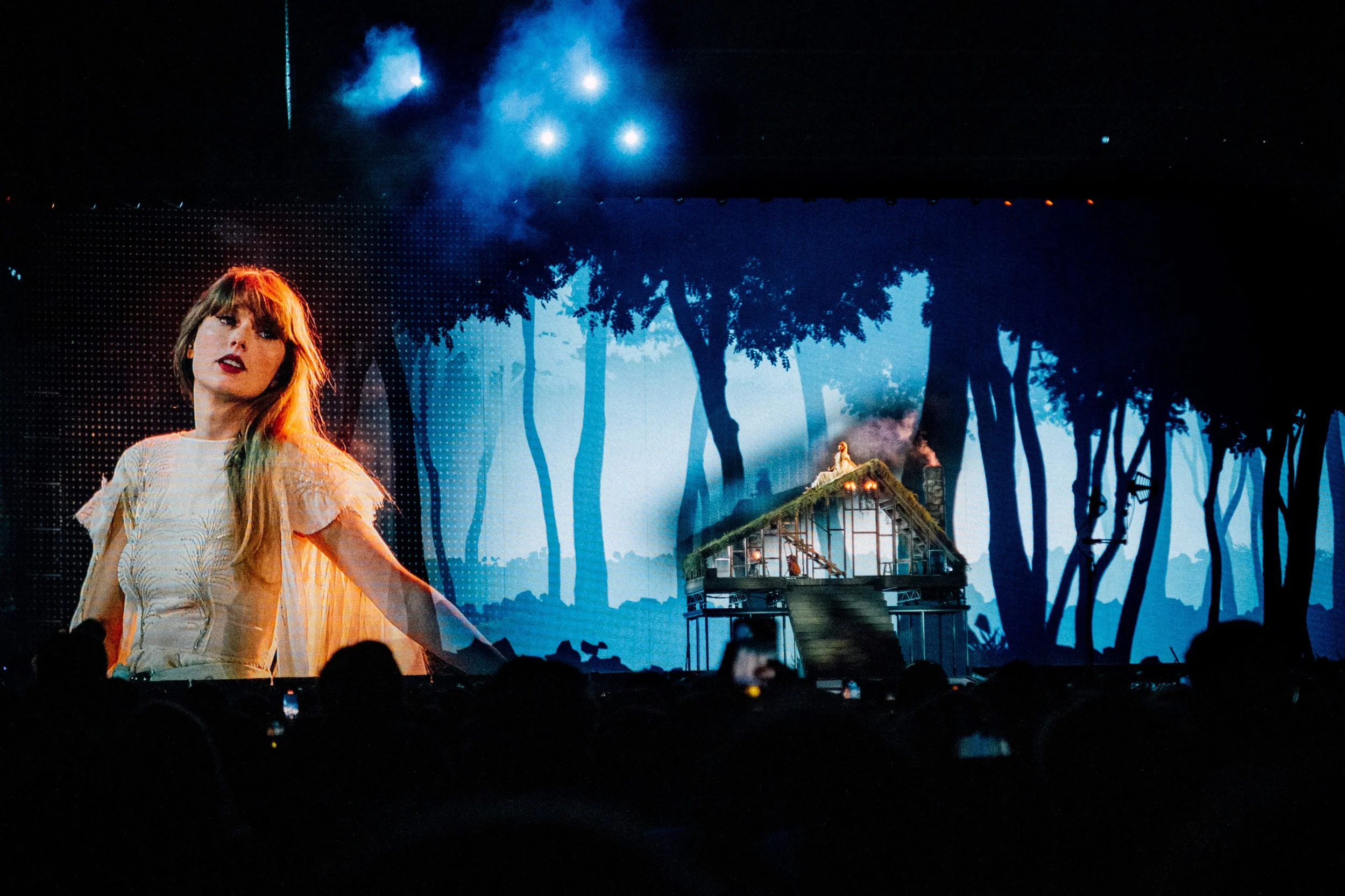 taylor-swift-eras-tour-soldier-field-chicago-folklore-1.jpg