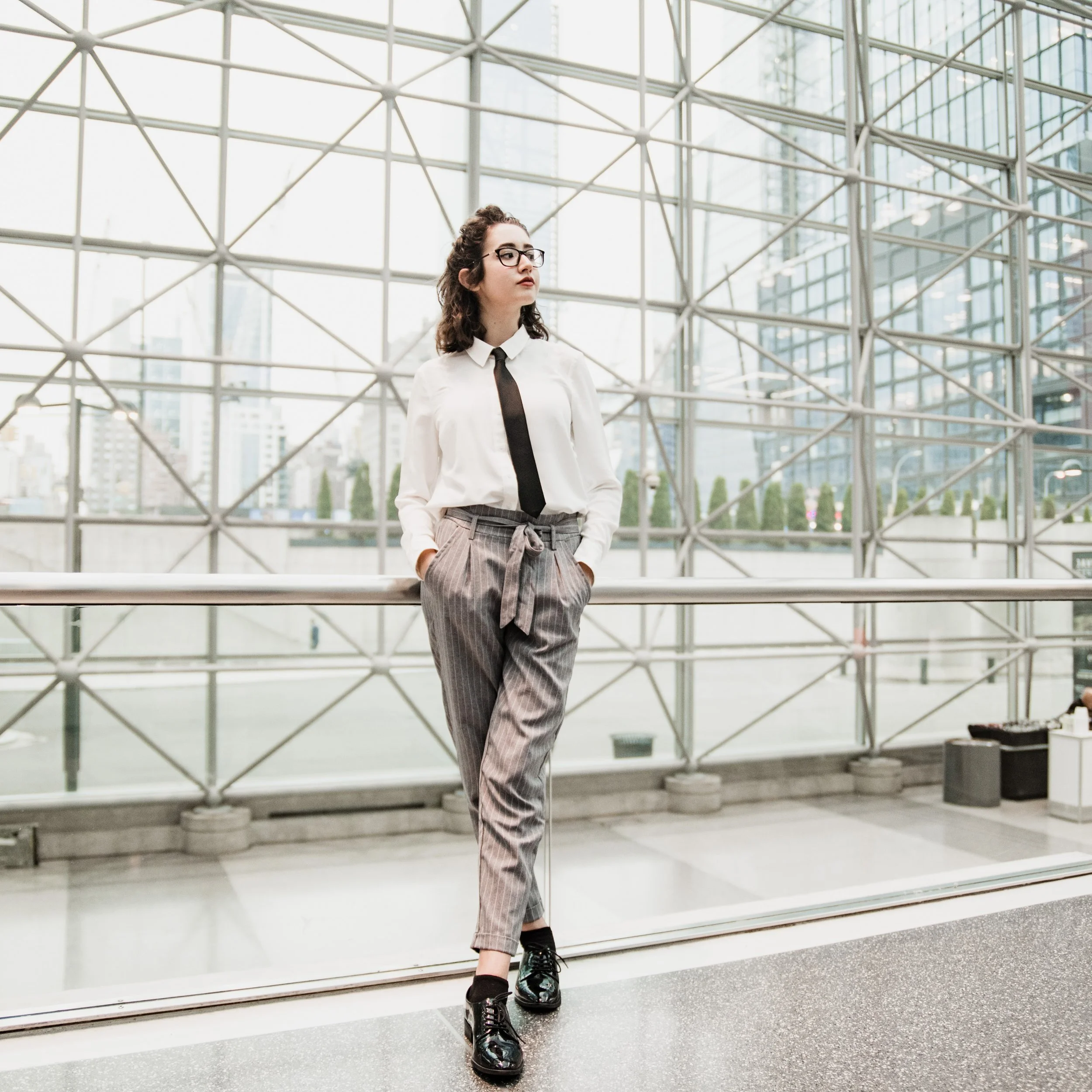 BT261-woman-in-suit-javits-center.jpg