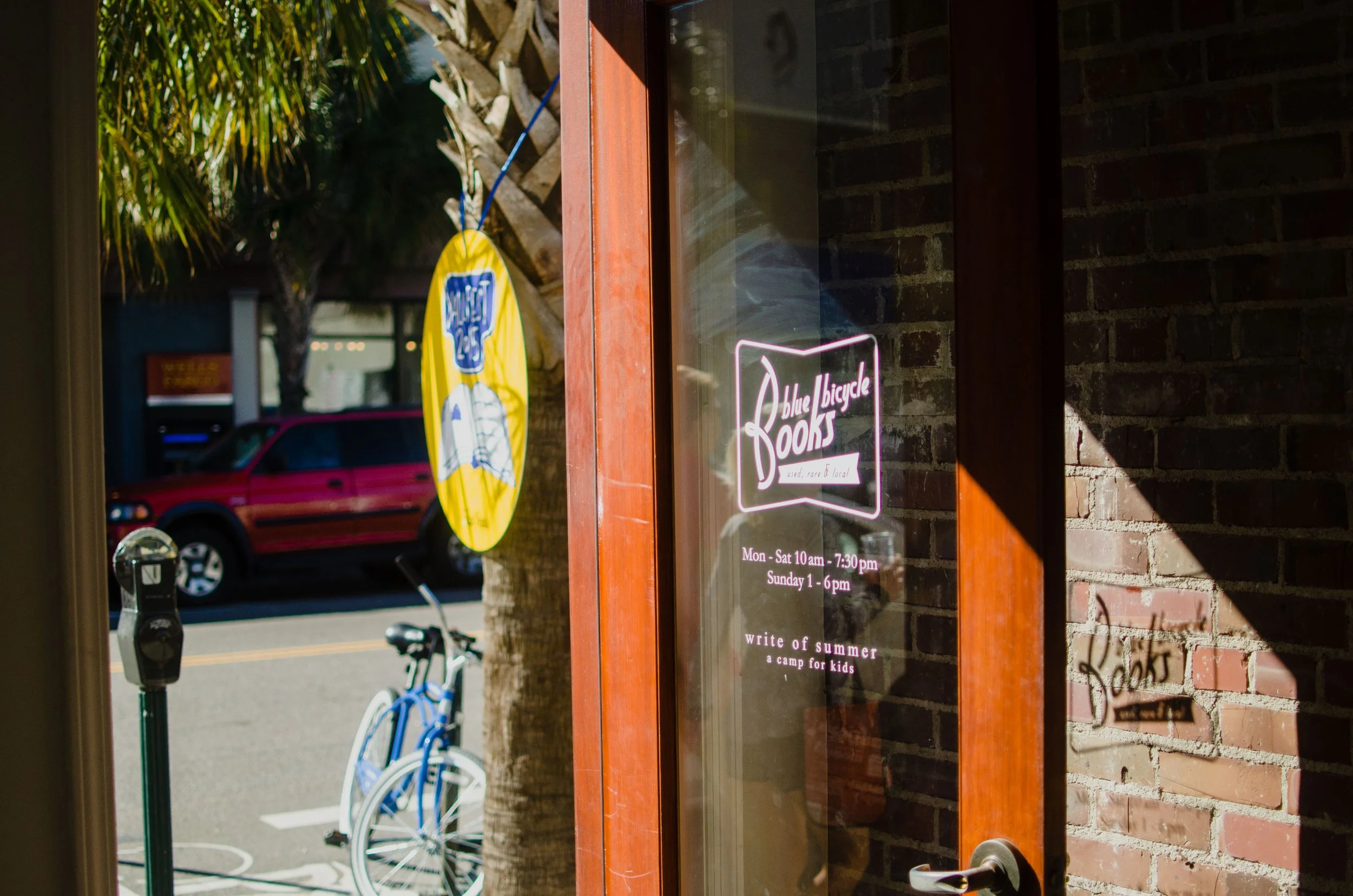 BT1-blue-bicycle-books-window-sign.jpg