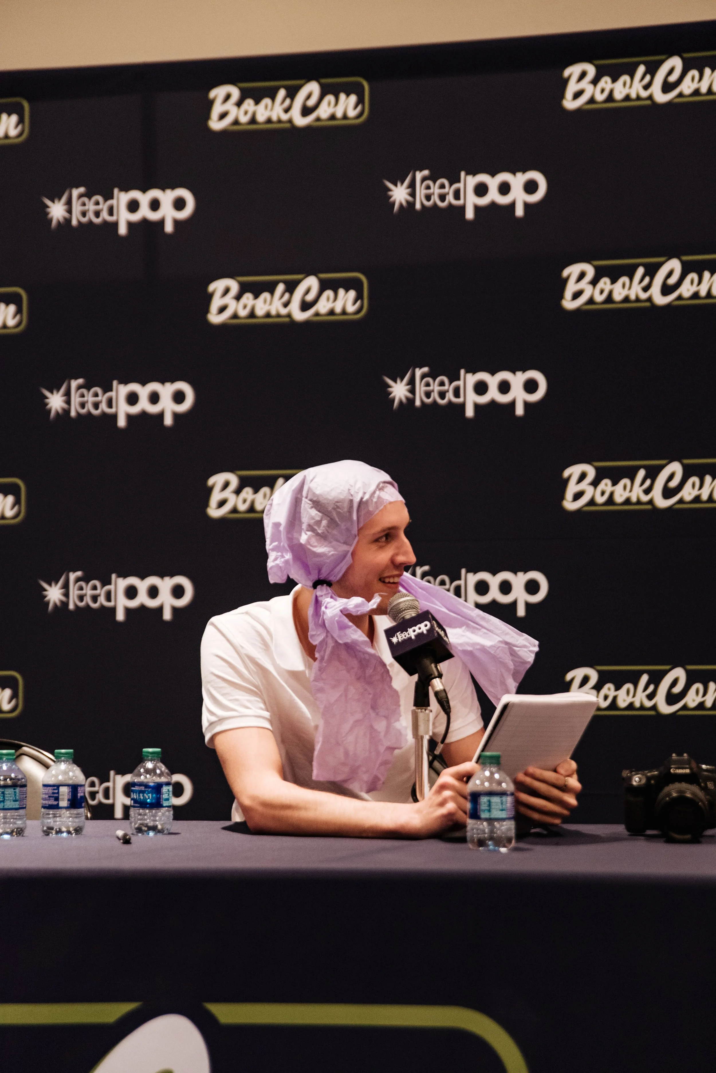 BT389-jessethereader-bookcon-panel-wig.jpg
