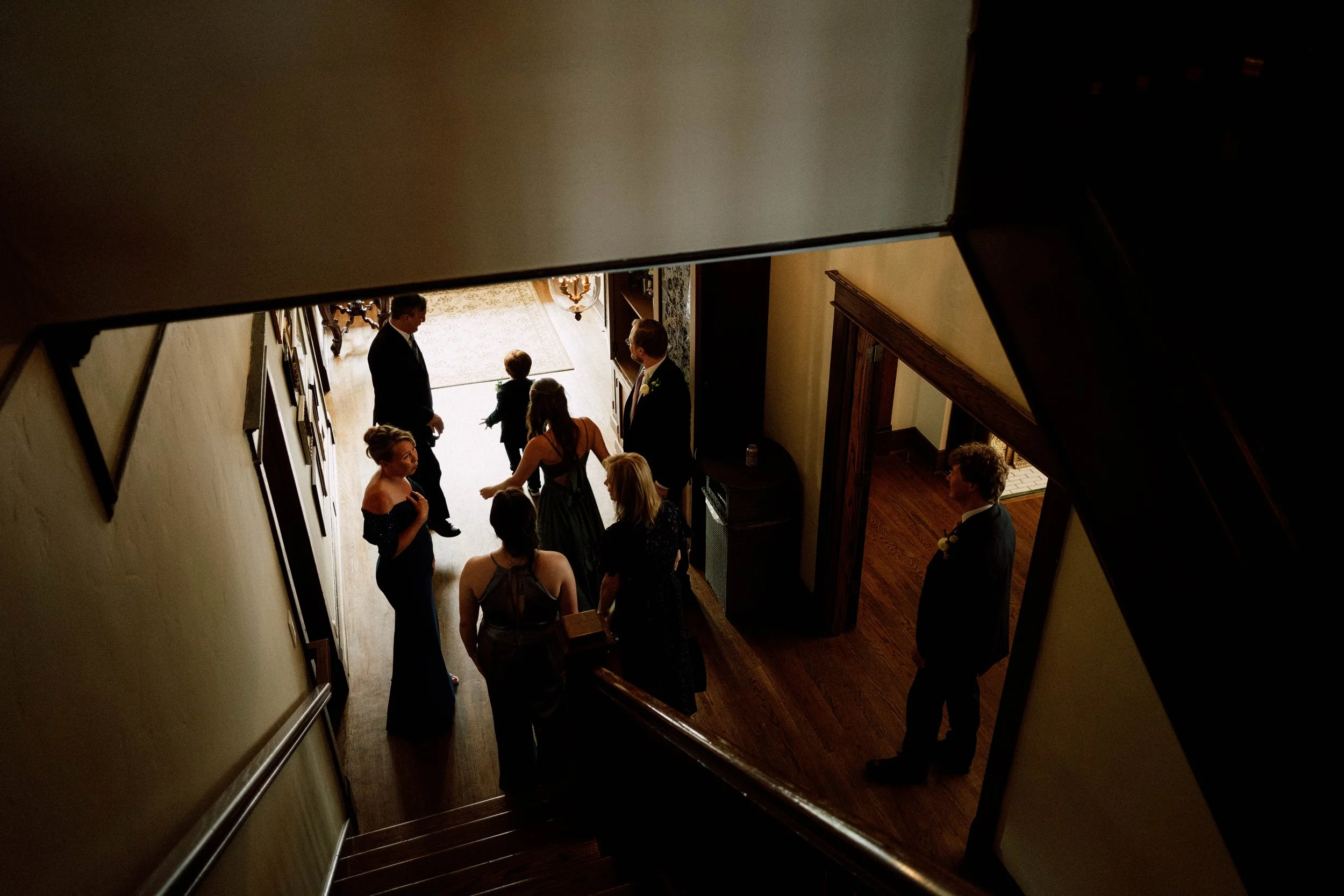 HRD21-wedding-party-gathering-downstairs.jpg