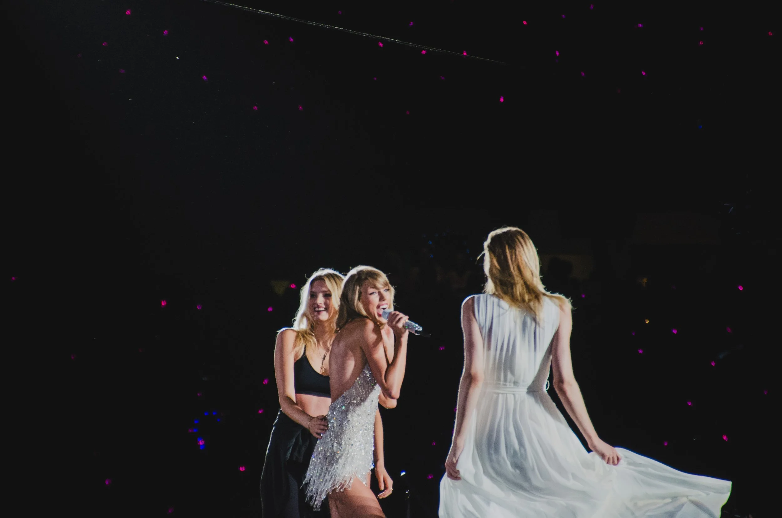 tay42-taylor-swift-1989-world-tour-live-style.jpg