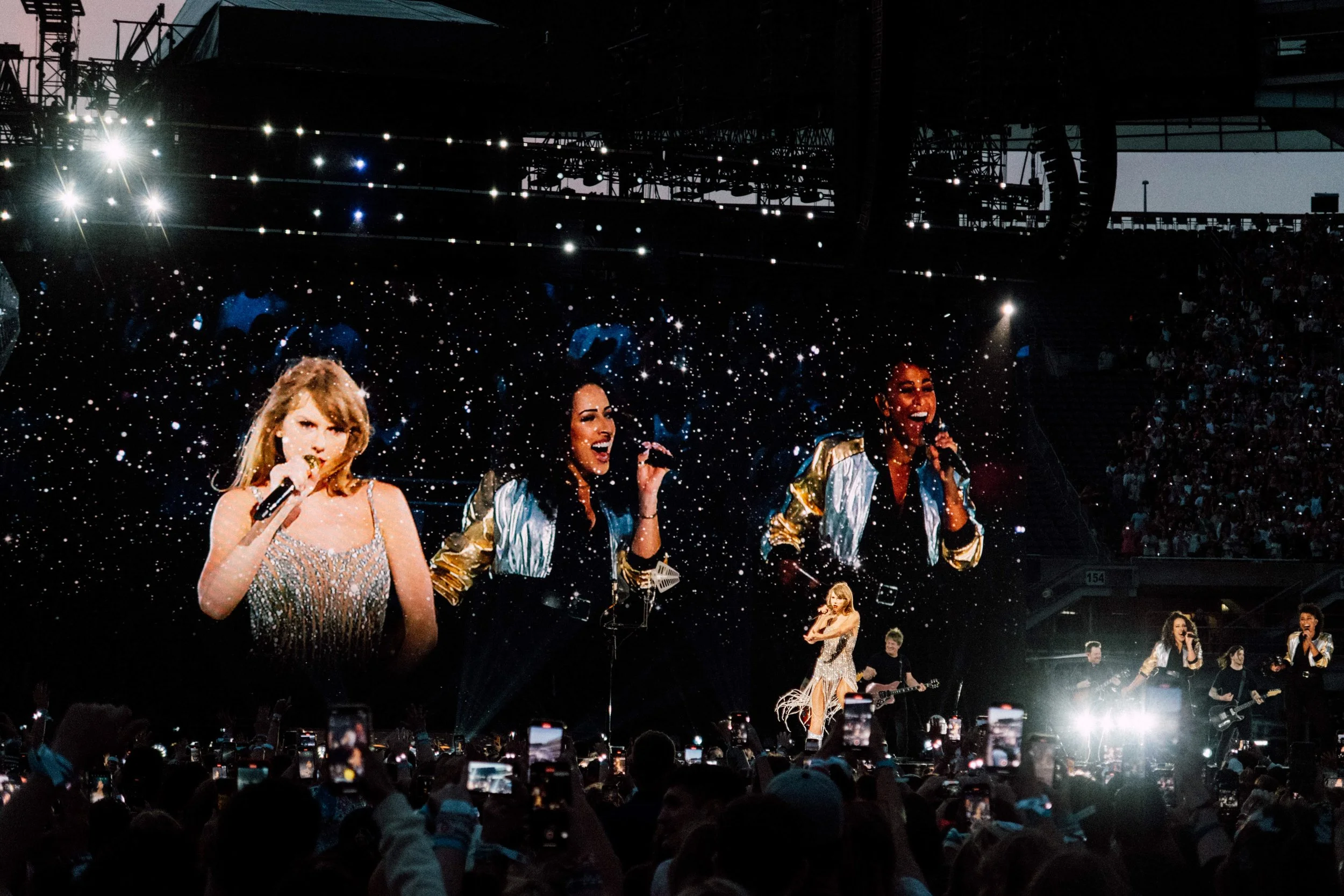 taylor-swift-eras-tour-soldier-field-chicago-fearless-3.jpg