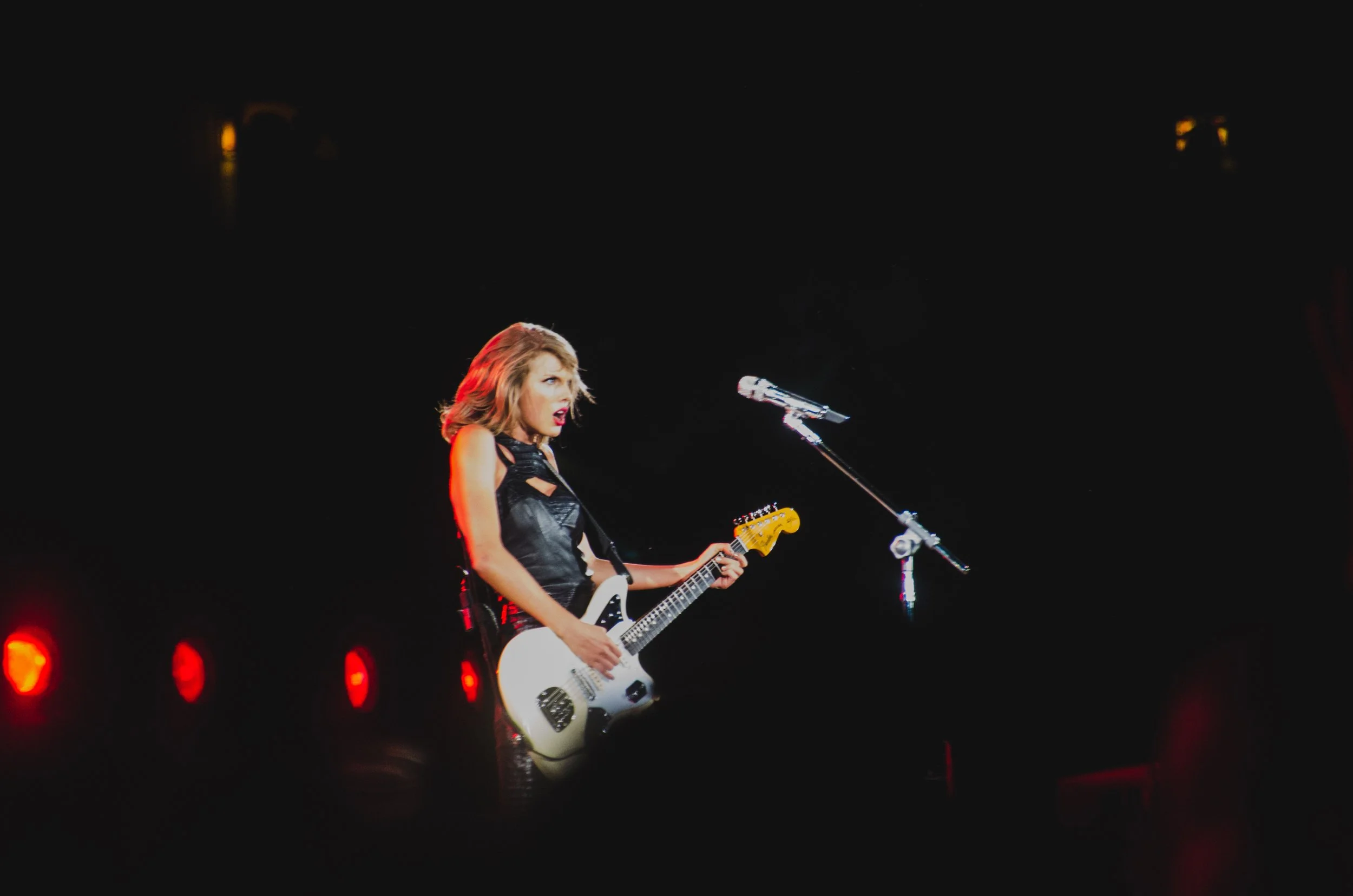 tay46-taylor-swift-1989-world-tour-live-wanegbt.jpg