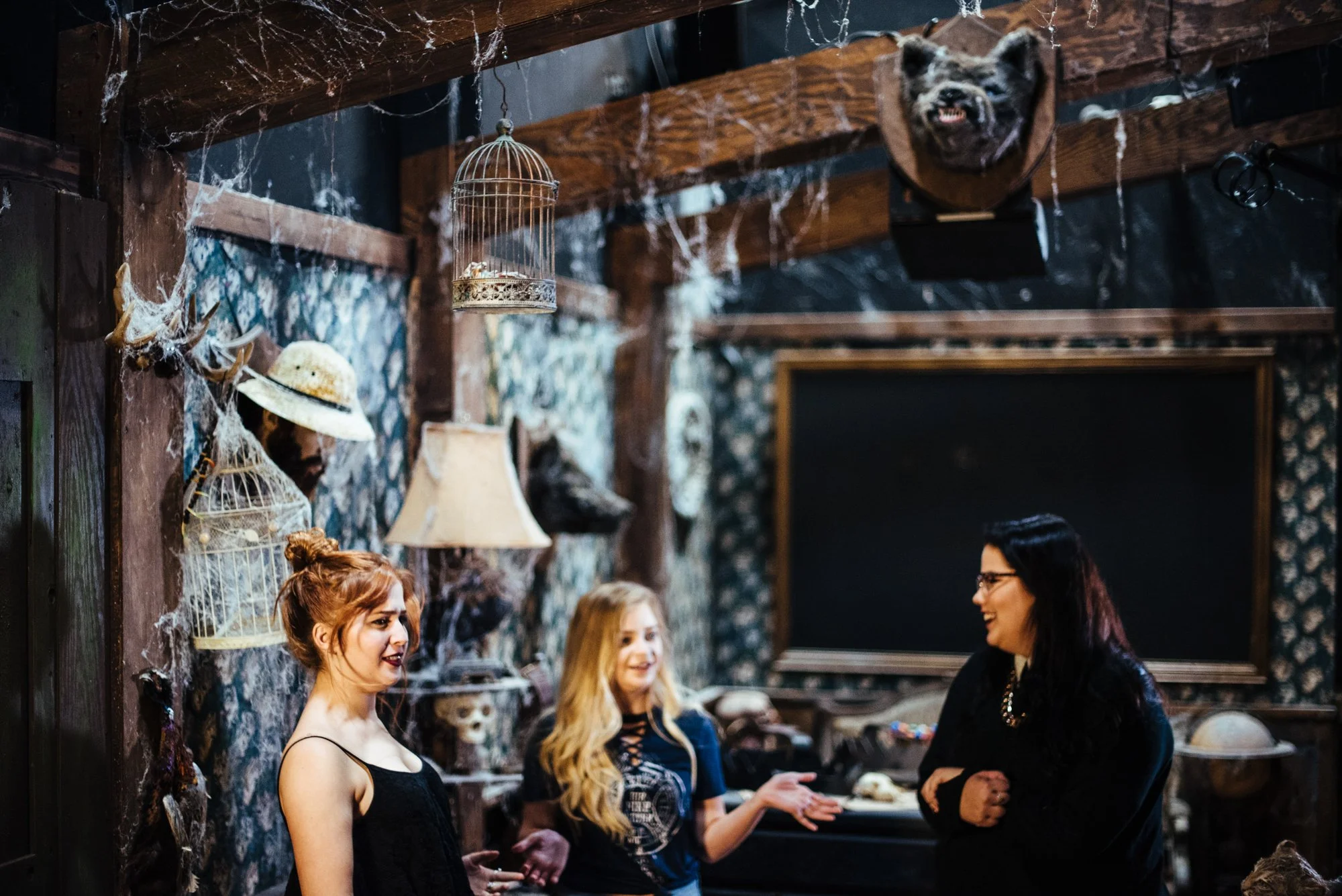 BT15-women-on-film-set-creepy-spooky.jpg