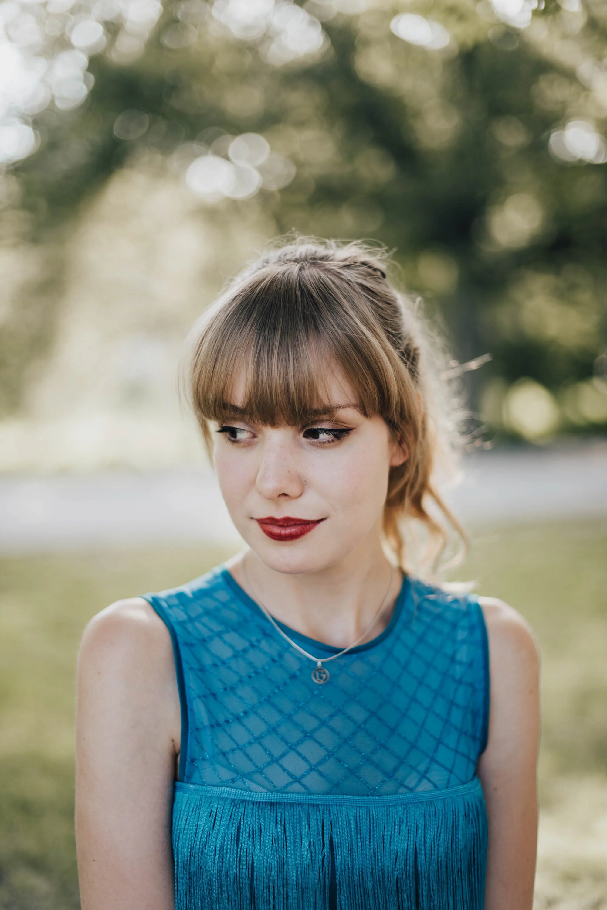 tay177-woman-blue-dress-red-lips-lotte-teatimetay13-delicate-dress.jpg