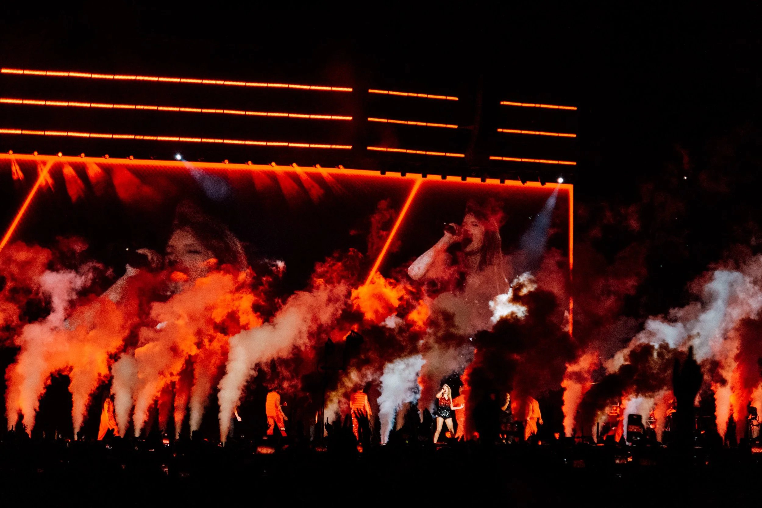 taylor-swift-eras-tour-soldier-field-chicago-ikywt.jpg