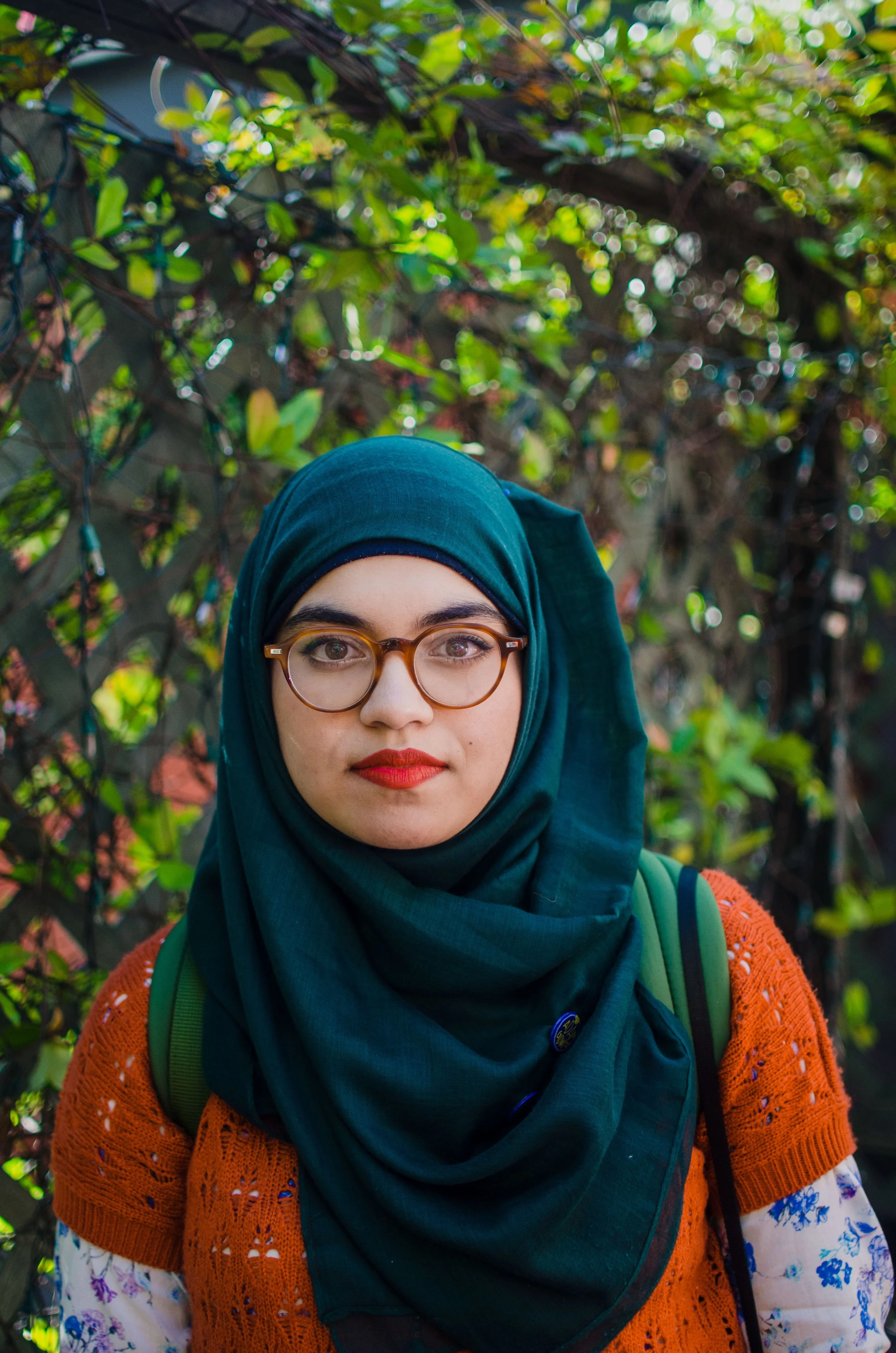 BT10-woman-in-hijab-red-lipstick.jpg