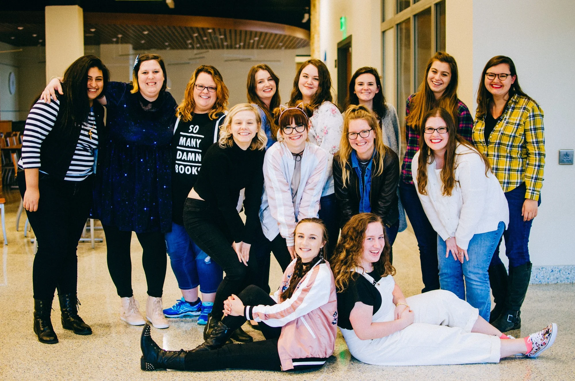 BT140-group-photo-women-booktubers.jpg