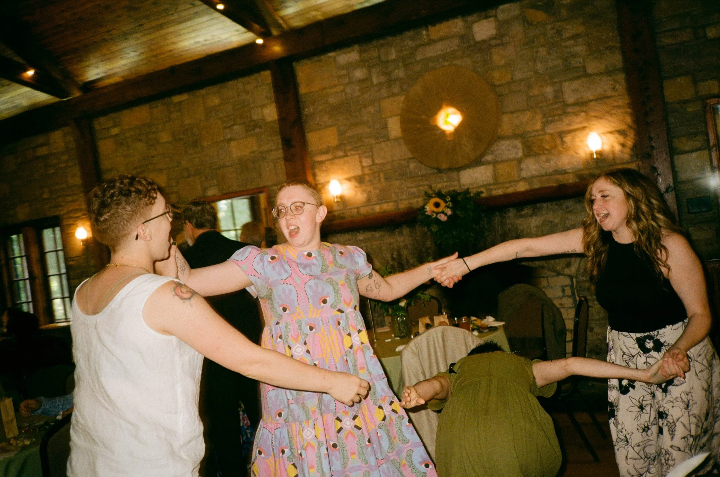 REW77-wedding-guests-dancing.jpg