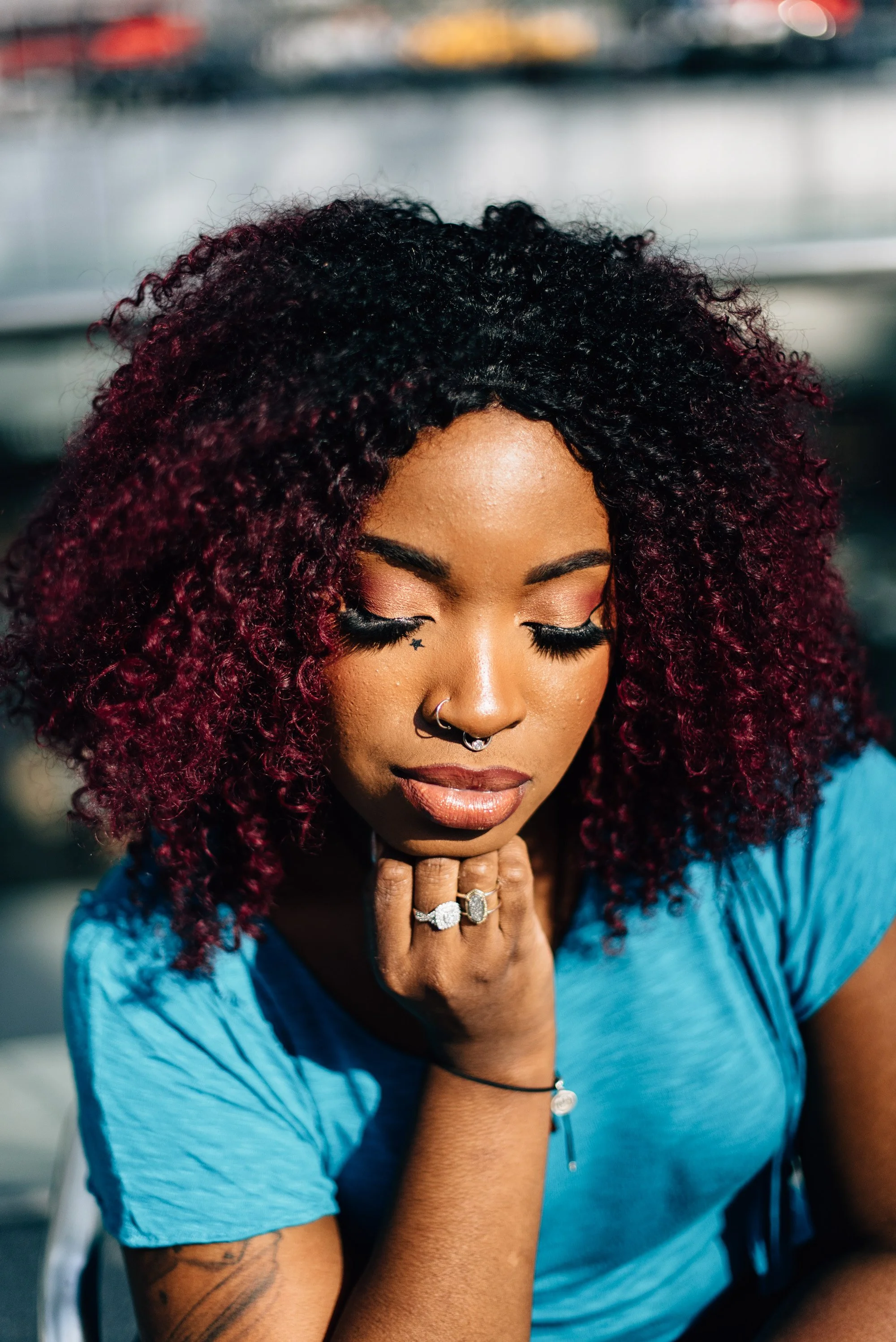 BT132-black-woman-makeup-in-sunlight.jpg