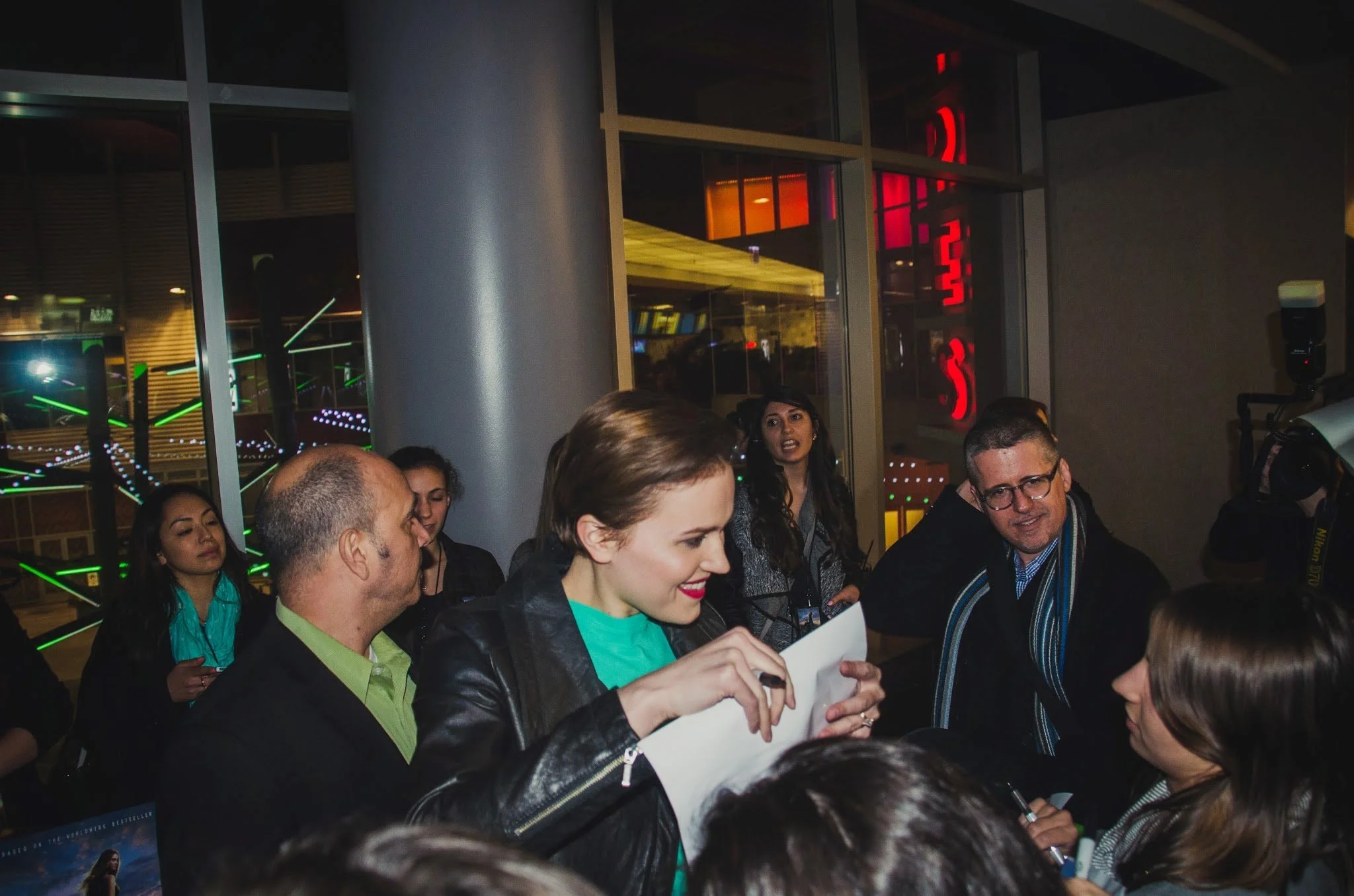 div2-veronica-roth-chicago-divergent-premiere.jpg