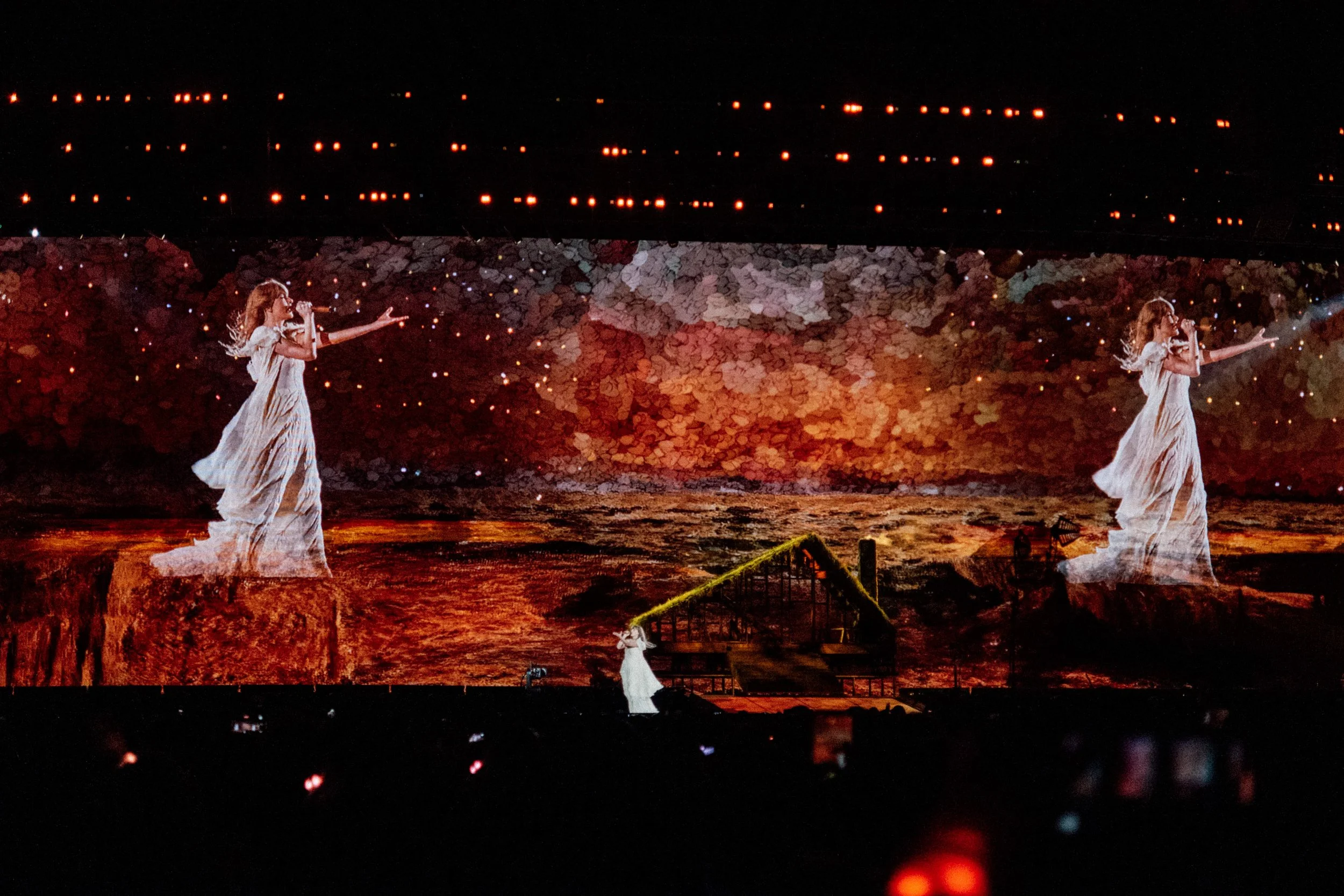 taylor-swift-eras-tour-soldier-field-chicago-folklore-2.jpg