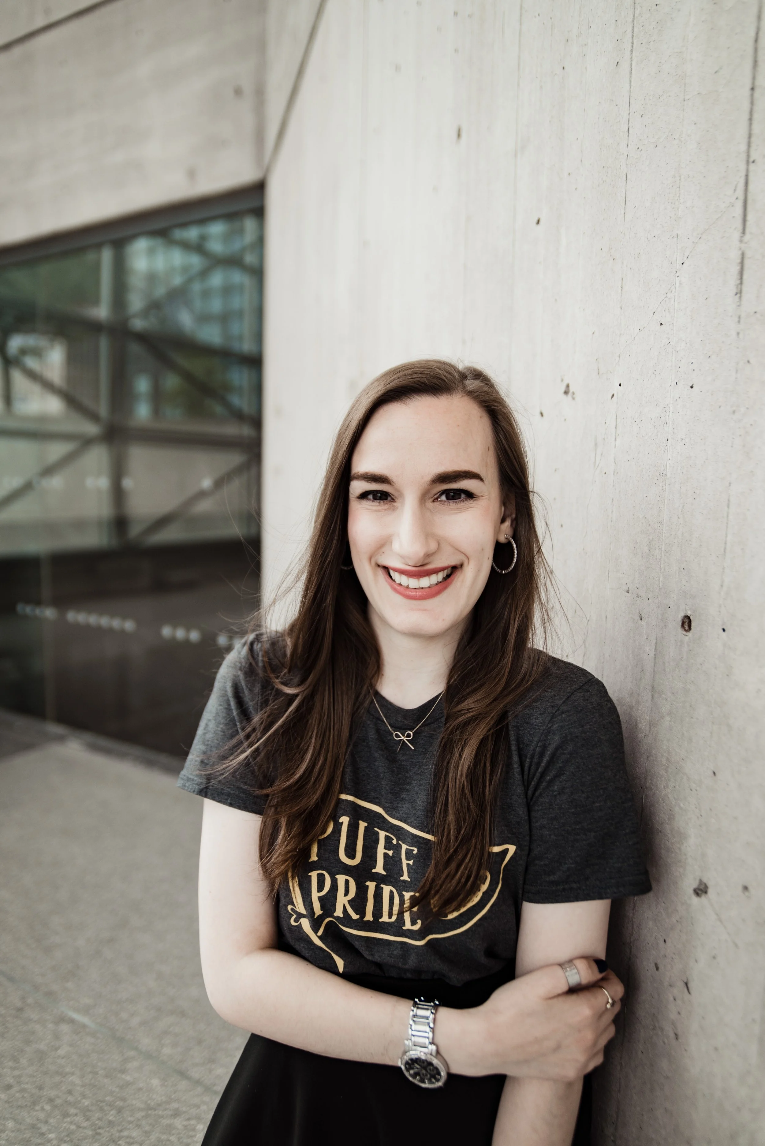 BT323-brunette-woman-smiling.jpg