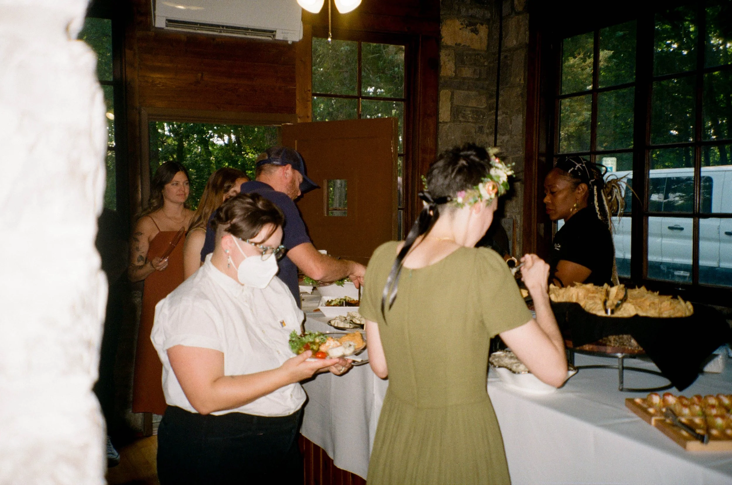 REW71-flash-photo-getting-food-wedding.jpg