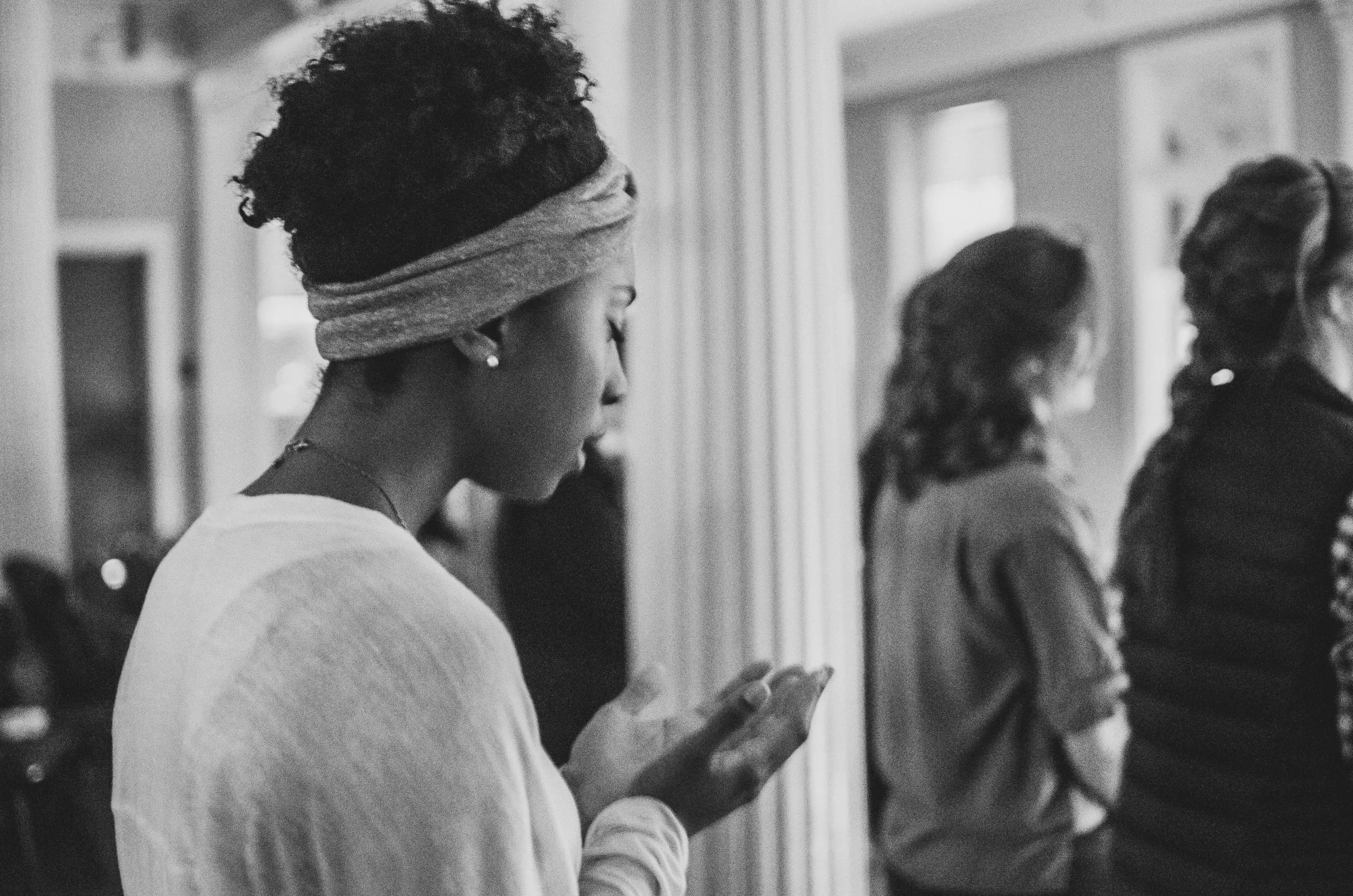 d61-woman-worshipping.jpg