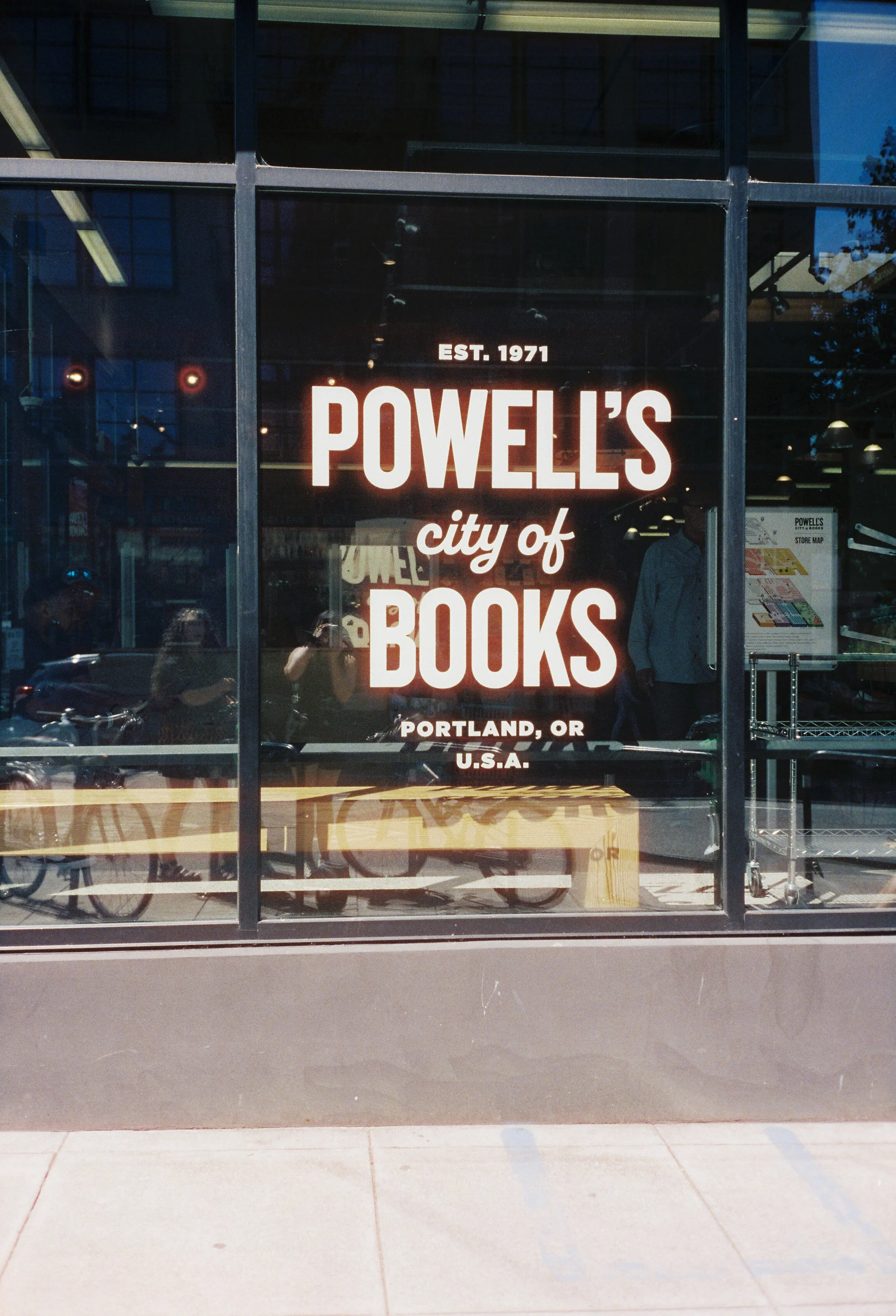 pnw8-powells-books-window-sign.jpg