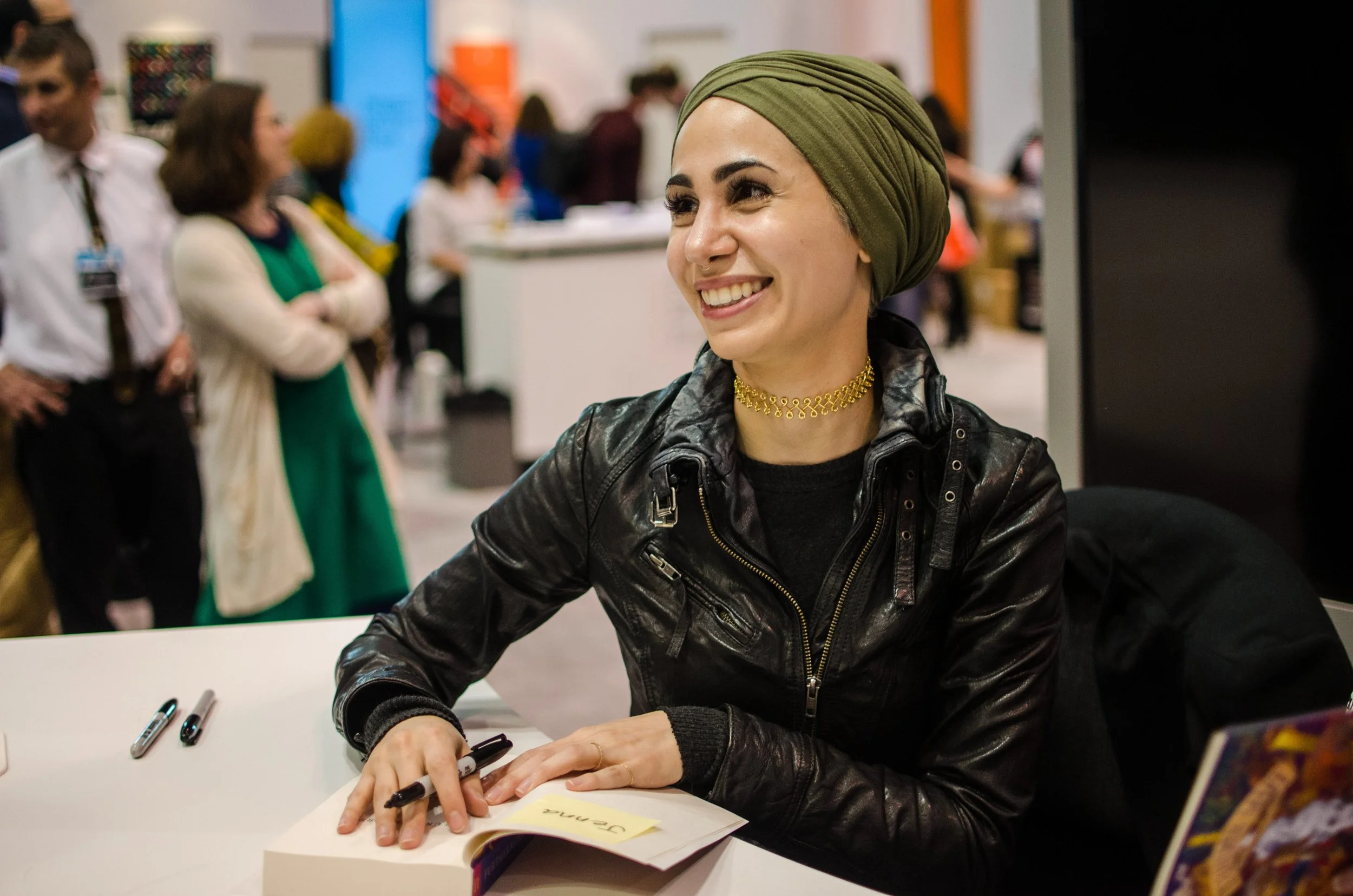 BT46-tahereh-mafi-at-bea-chicago.jpg