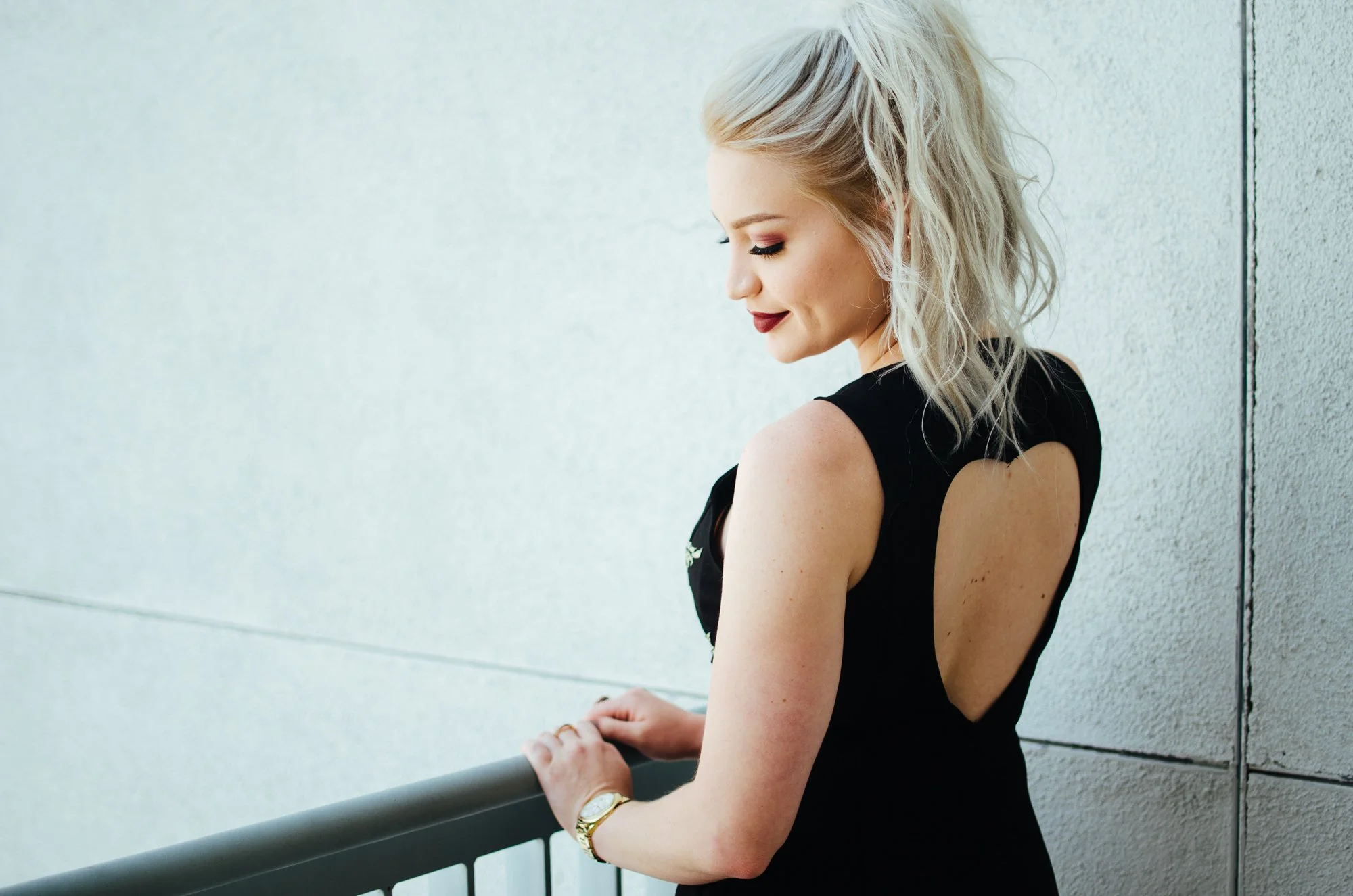 BT47-blonde-woman-heart-dress.jpg