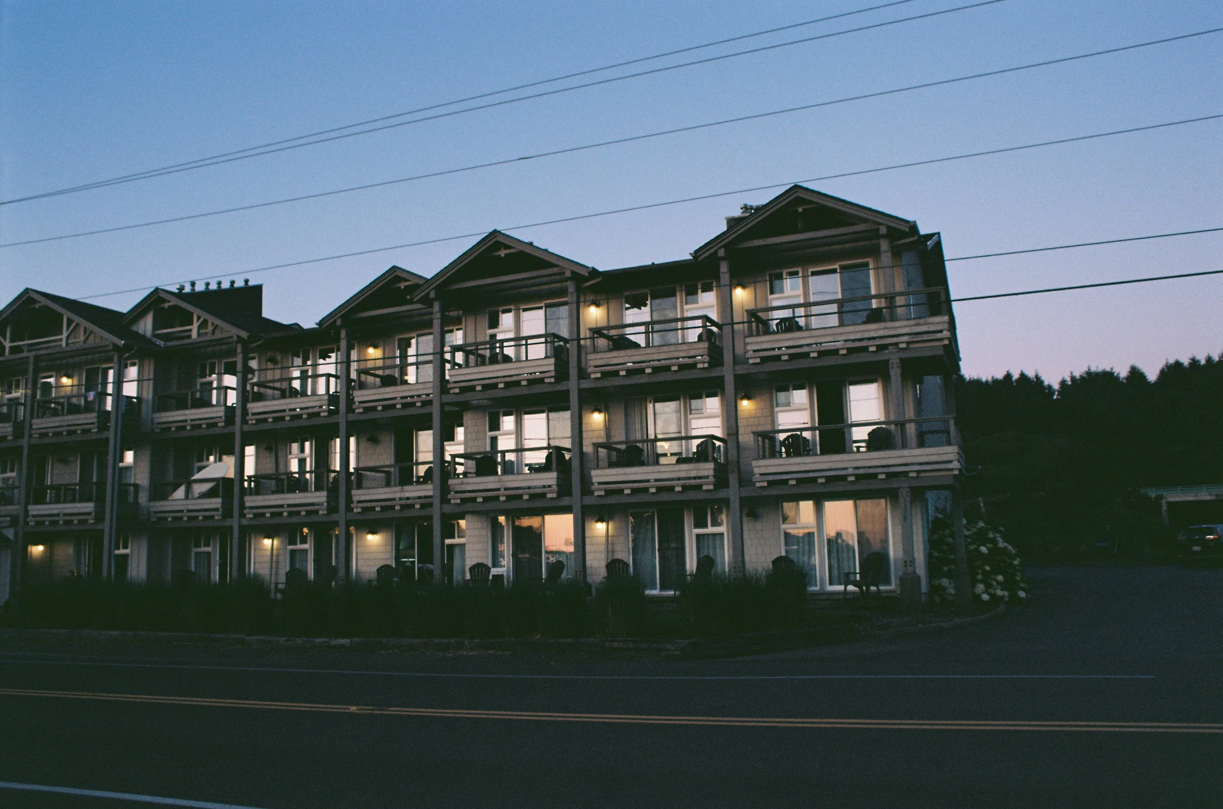 pnw22-wayside-inn-cannon-beach-oregon.jpg