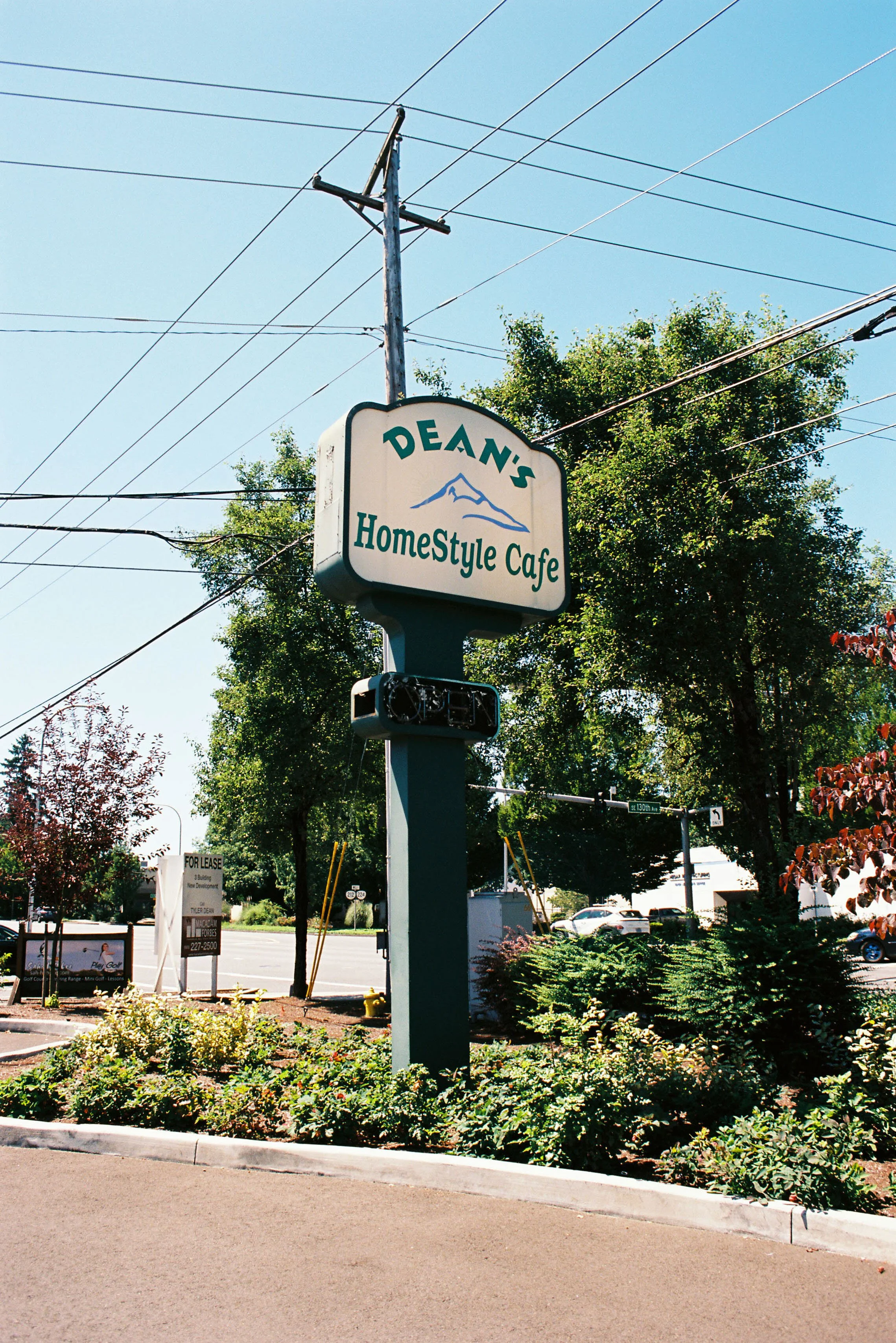 pnw15-deans-homestyle-cafe-oregon.jpg
