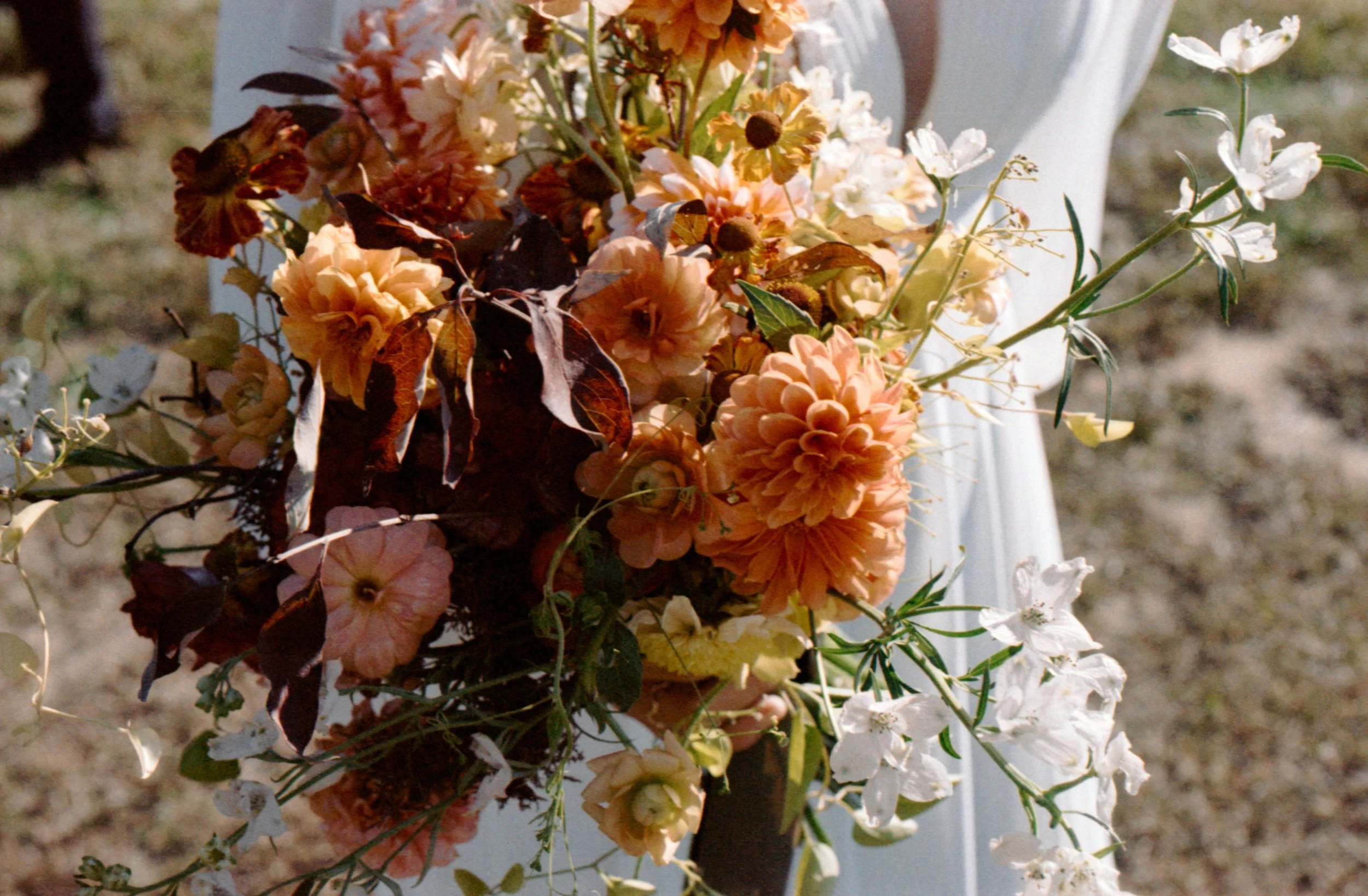 LBW87-bride-flower-bouquet-wedding.jpg