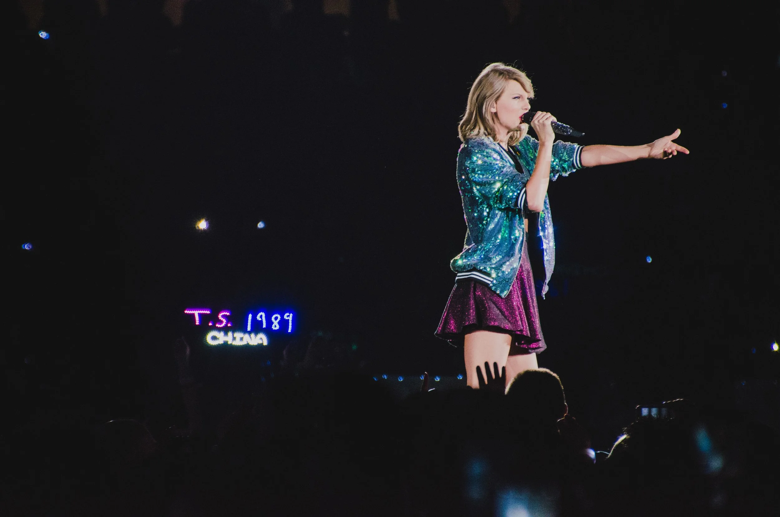 tay23-taylor-swift-1989-world-tour-live.jpg