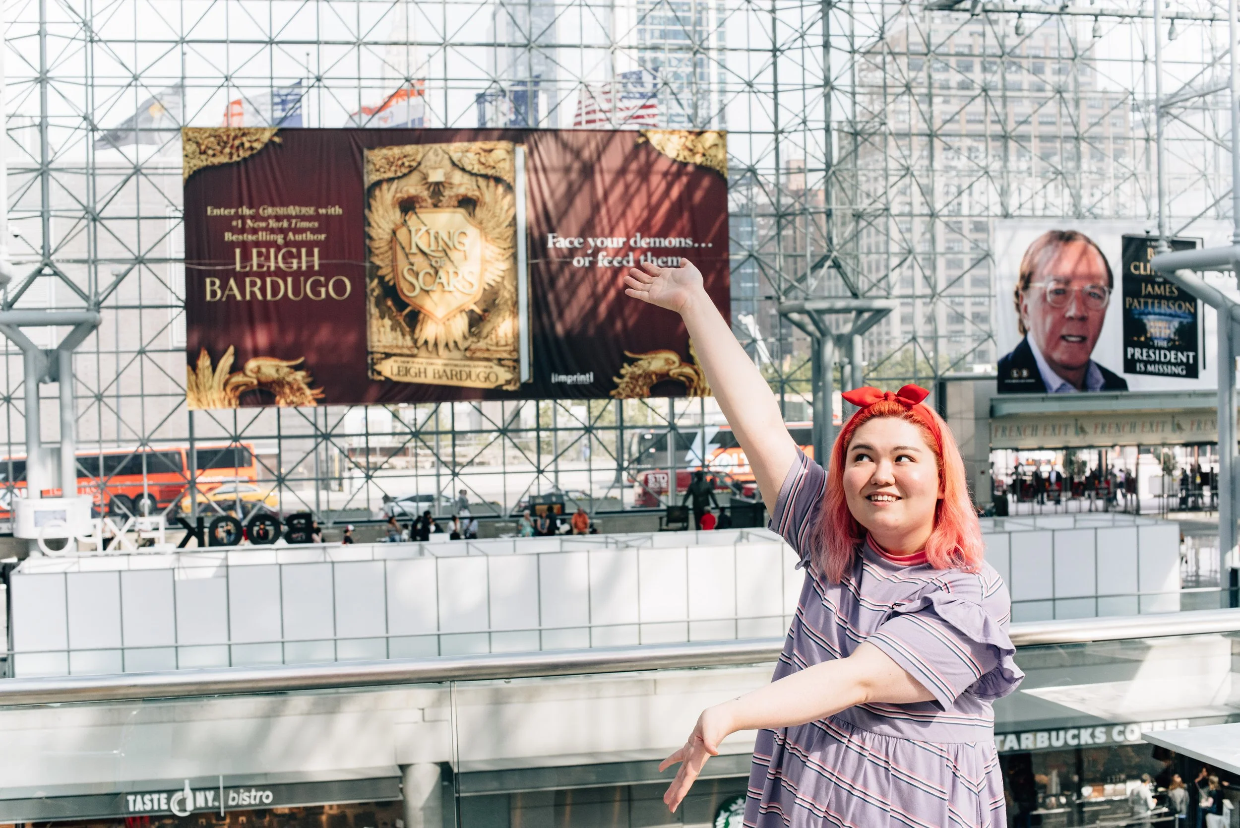 BT129-asian-woman-pink-hair-javits-center.jpg