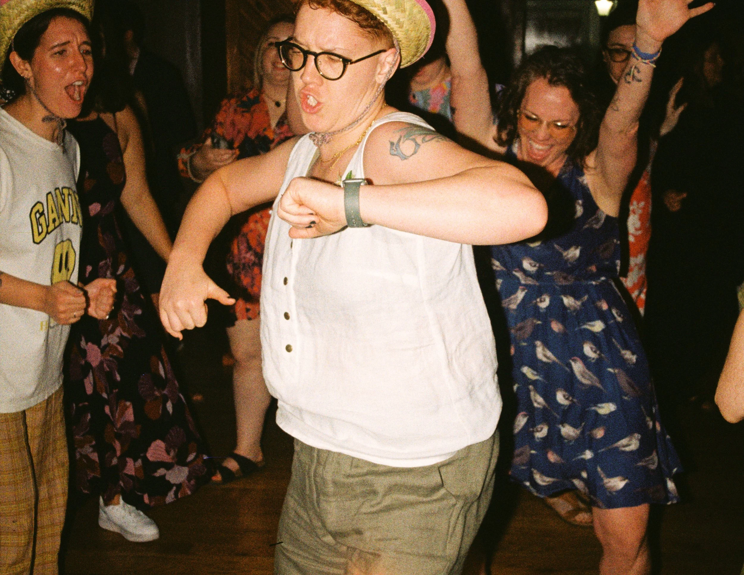 REW96-woman-cowboy-hat-dancing-flash.jpg