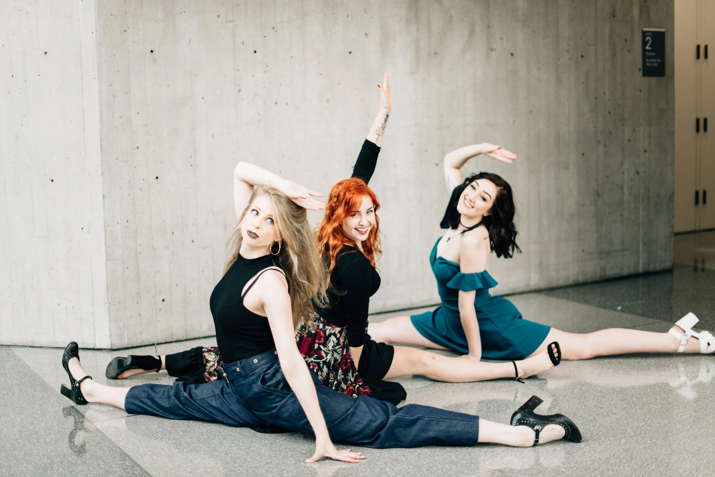 BT94-women-doing-splits.jpg