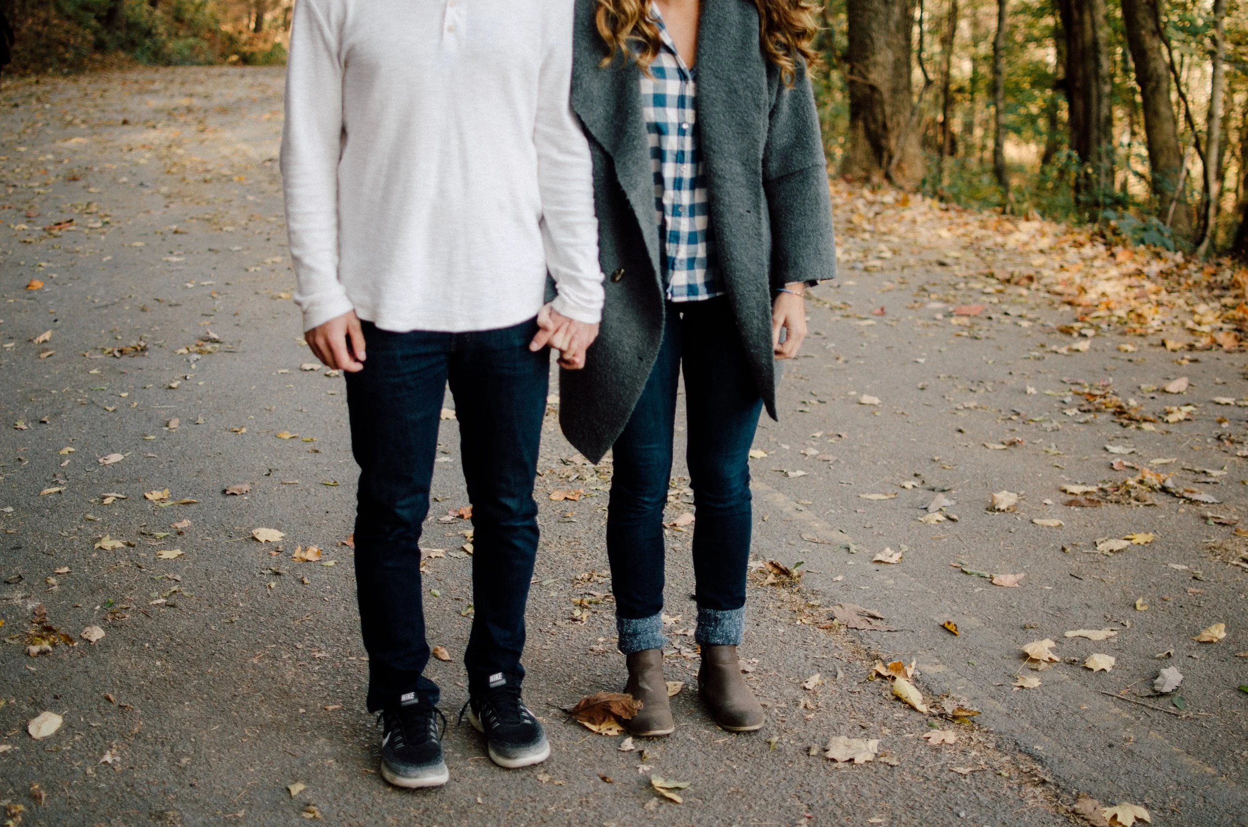 d182-man-woman-holding-hands-autumn.jpg