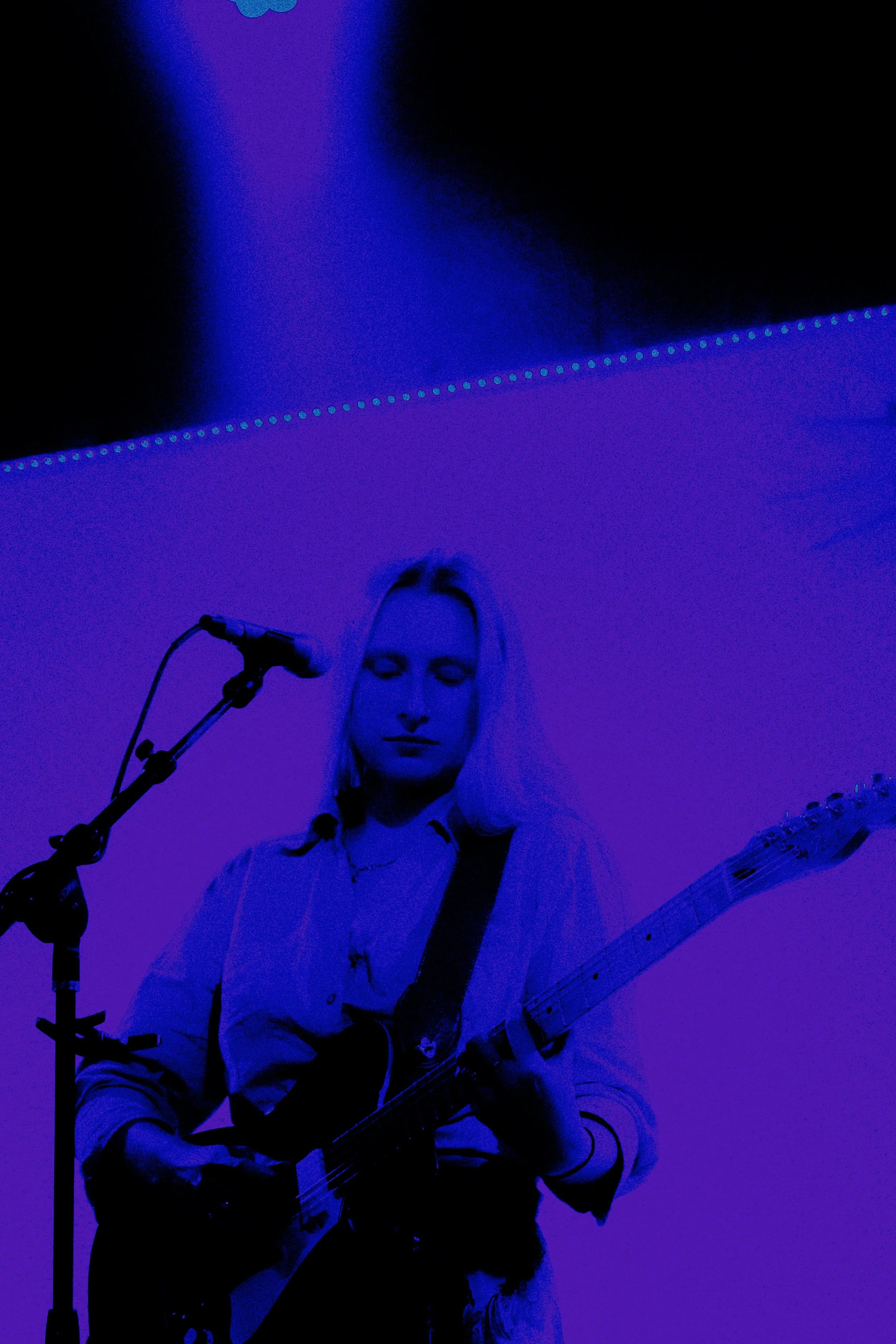 blue-room-billie-marten.jpg
