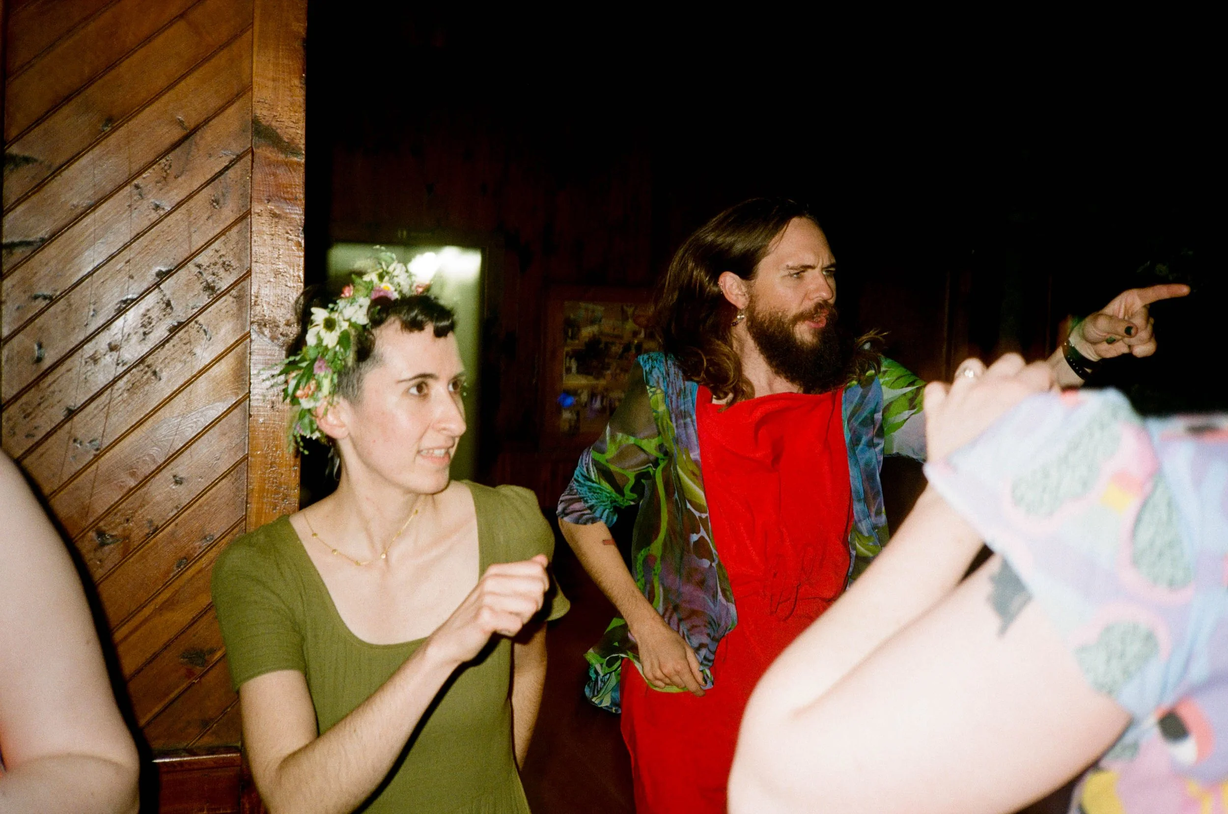 REW82-wedding-guests-dancing-flash.jpg