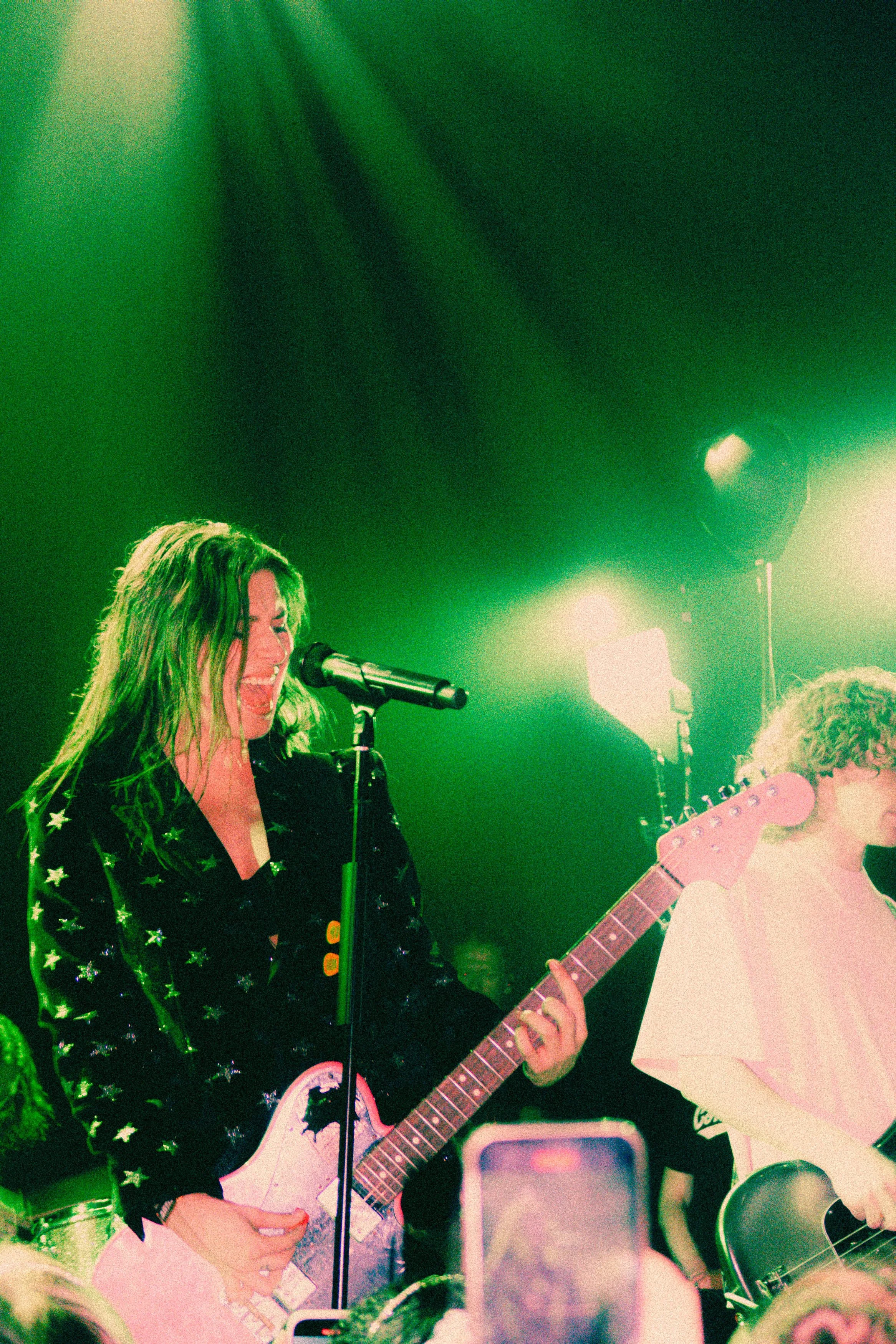baby-queen-chicago-guitar-green.jpg