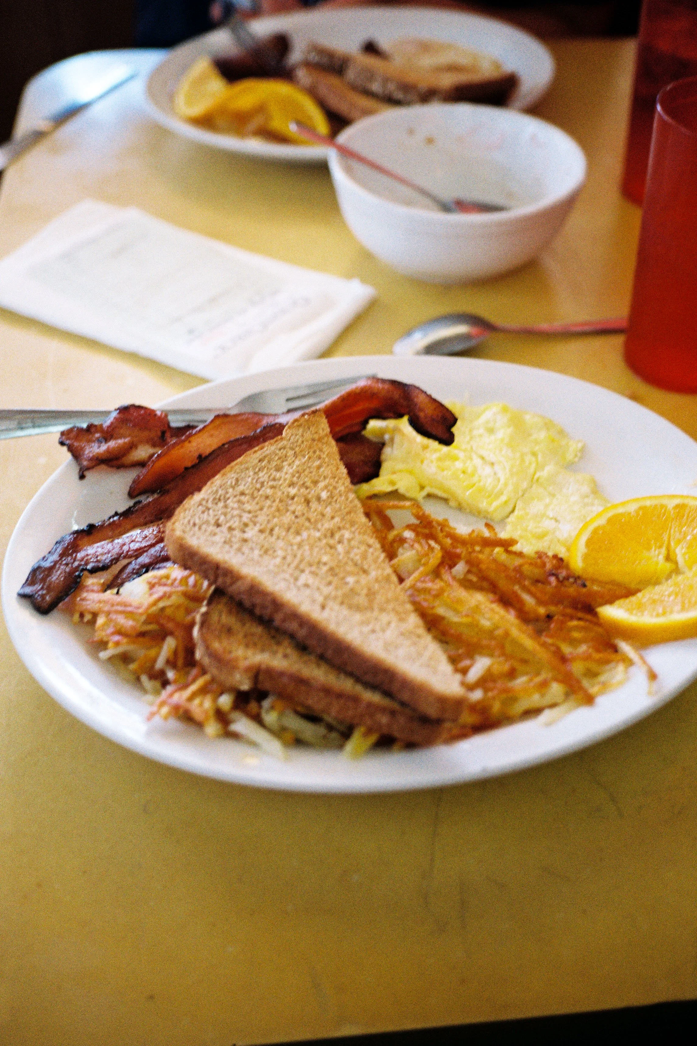 pnw224-breakfast-food-toast-hashbrowns-twin-peaks-diner-washington.jpg