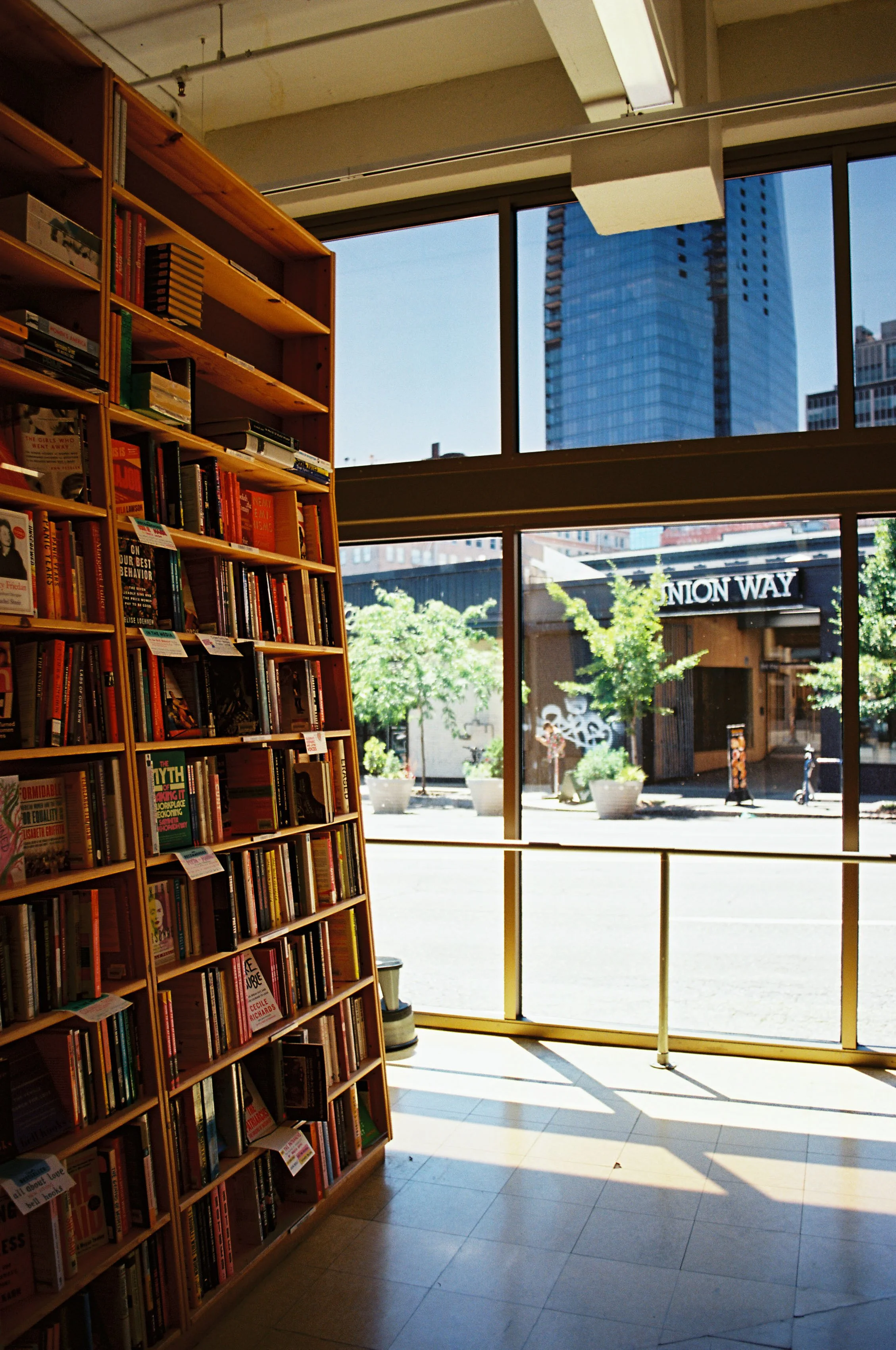 pnw11-powells-book-shelves.jpg