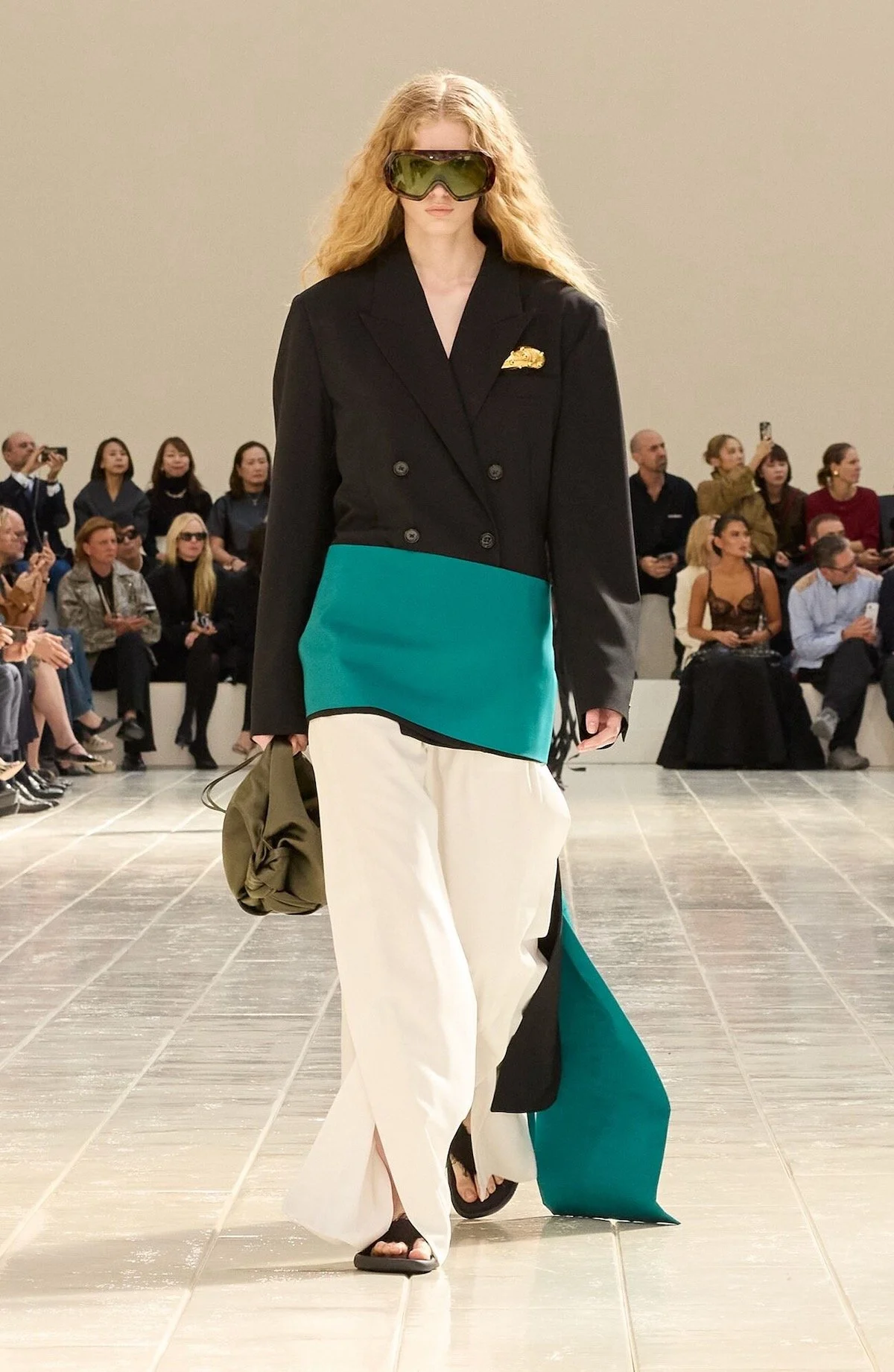 Band Together

Balenciaga Spring 2027

Image: Courtesy