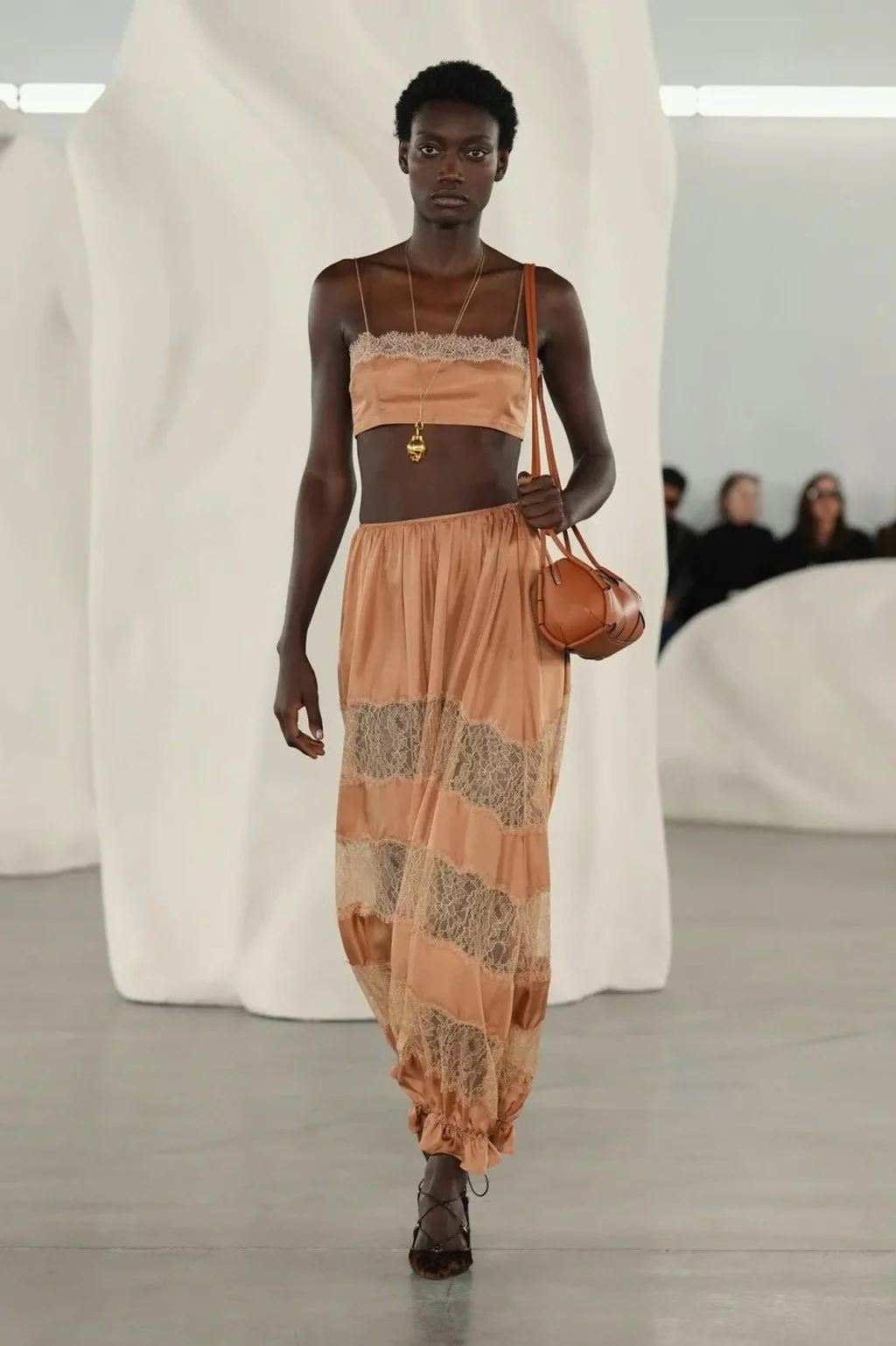 Peachy Keen

Ulla Johnson Fall 2026

Image: Courtesy